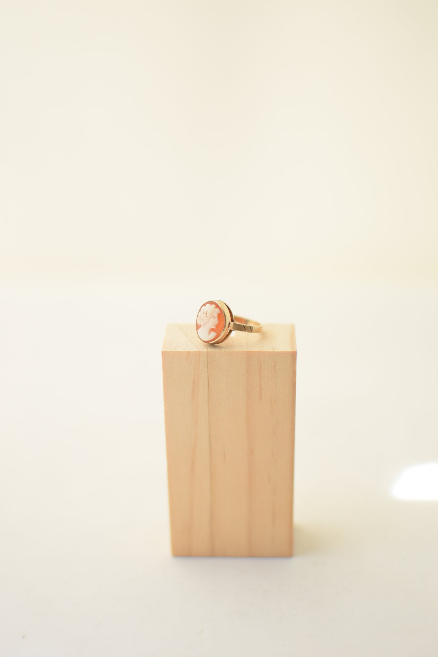Antique Edwardian Era 14kt Gold Cameo Ring | US 4.25