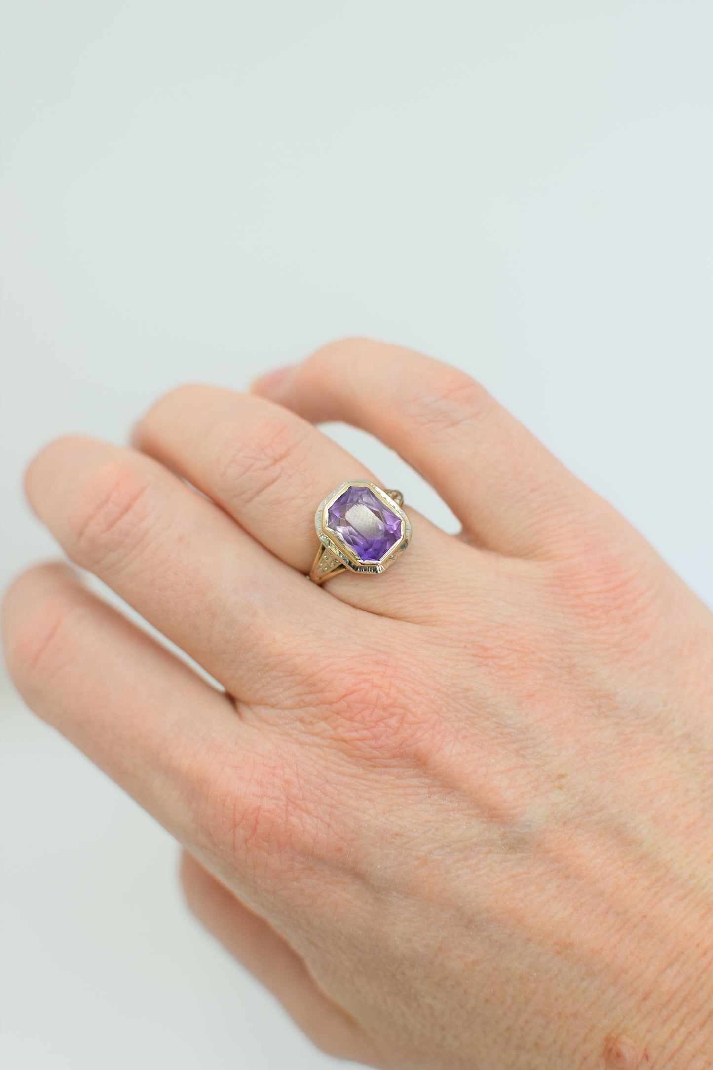 Vintage 1930s Art Deco 10kt Gold and Amethyst Ring | 5.75 US