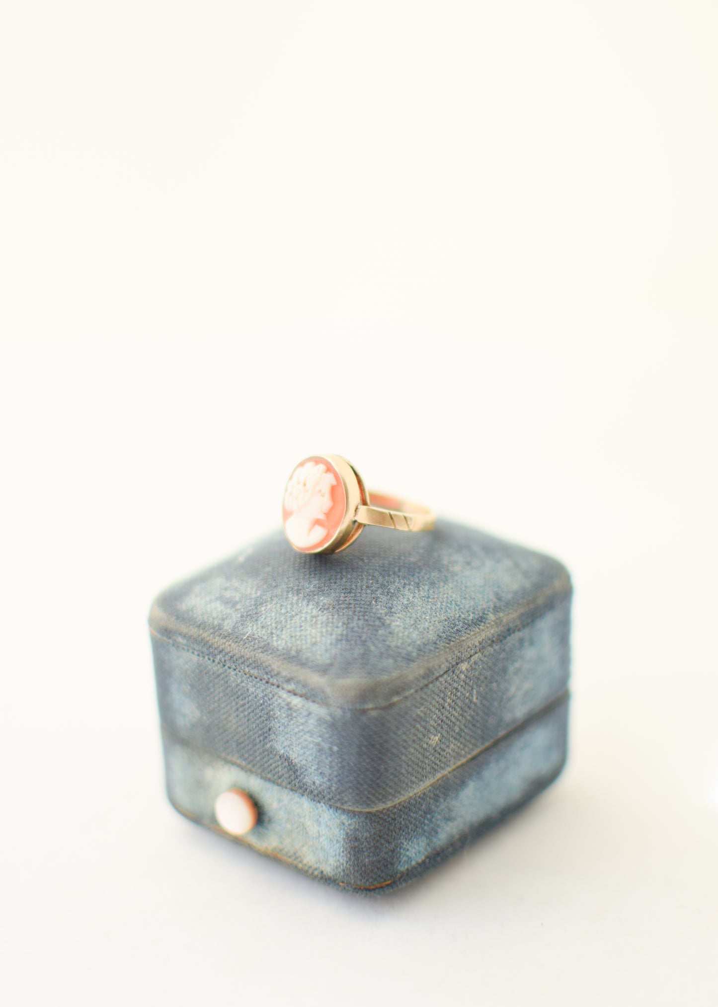 Antique Edwardian Era 14kt Gold Cameo Ring | US 4.25