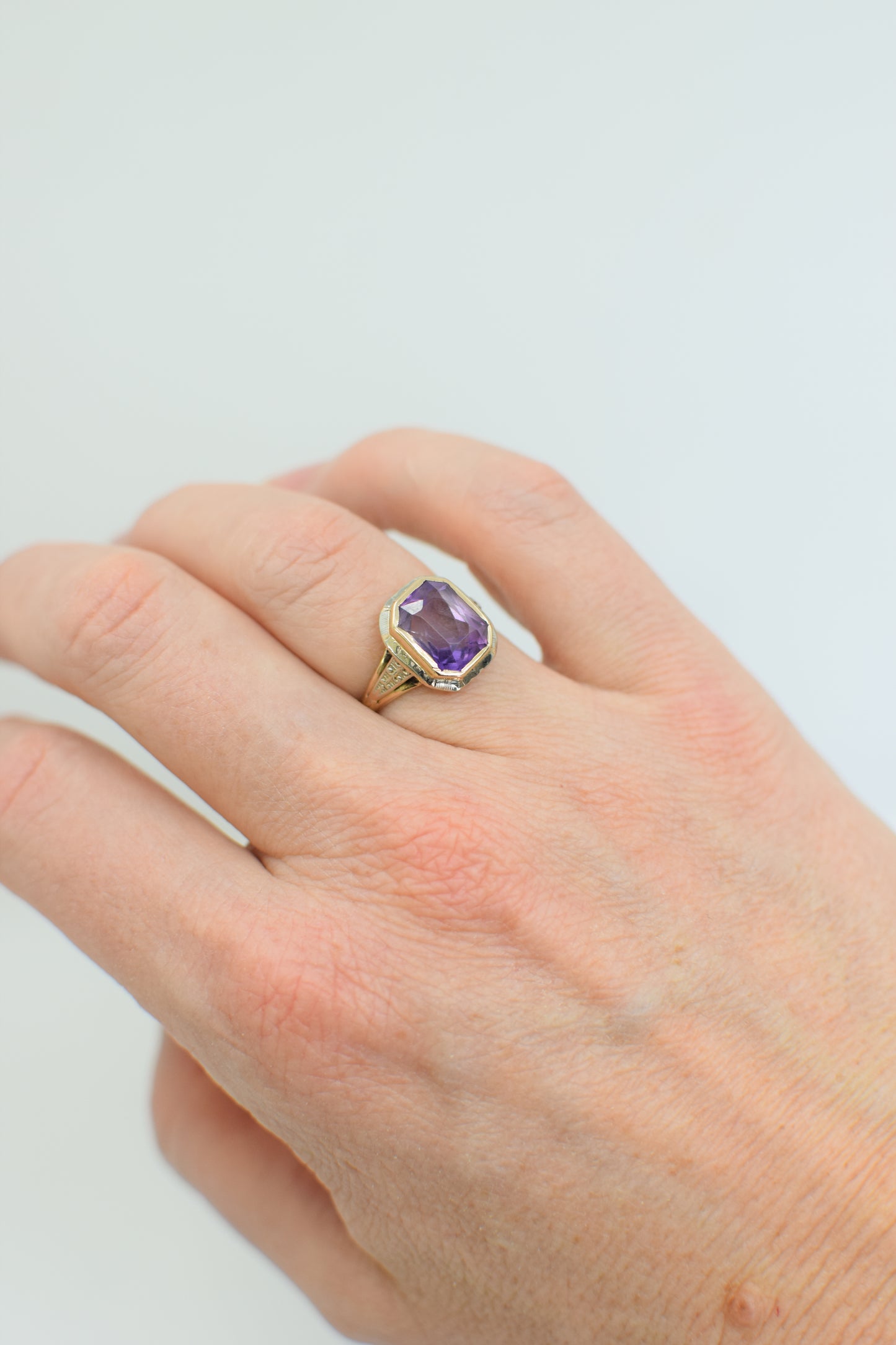 Vintage 1930s Art Deco 10kt Gold and Amethyst Ring | 5.75 US