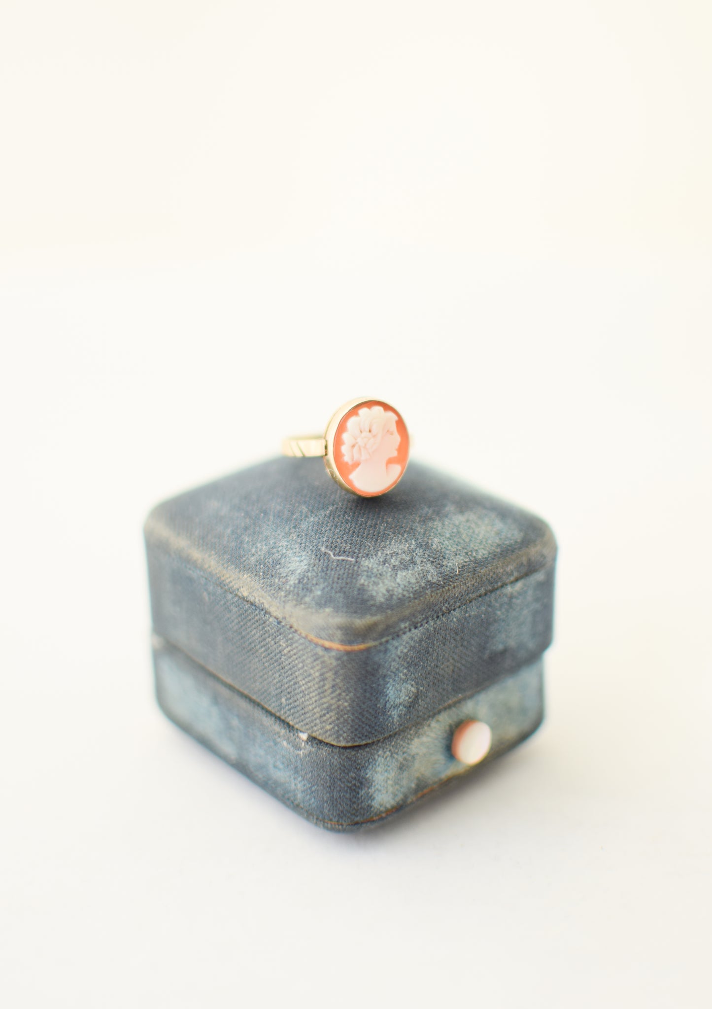 Antique Edwardian Era 14kt Gold Cameo Ring | US 4.25