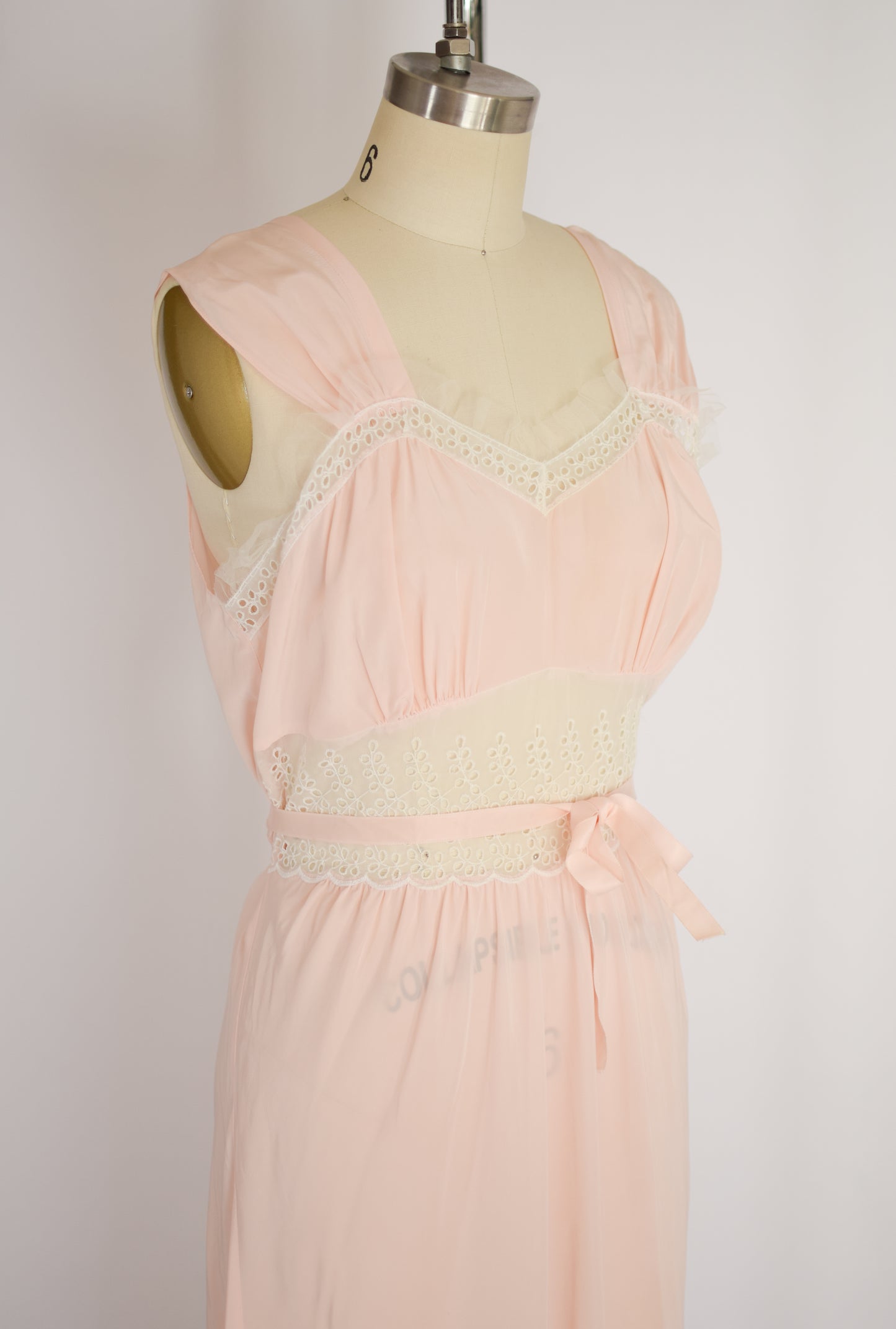 Vintage 1950s Pink Nightgown | M