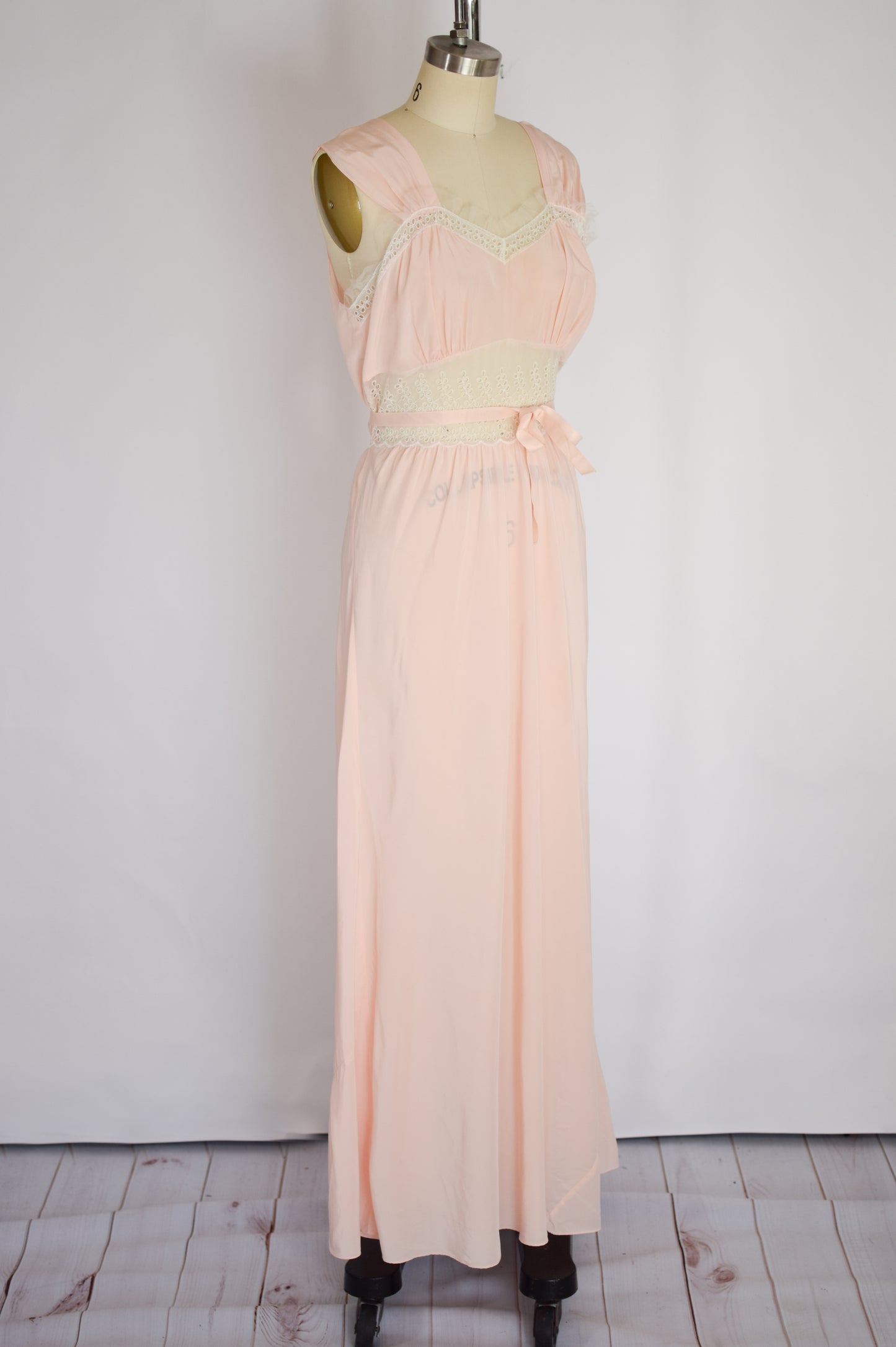 Vintage 1950s Pink Nightgown | M