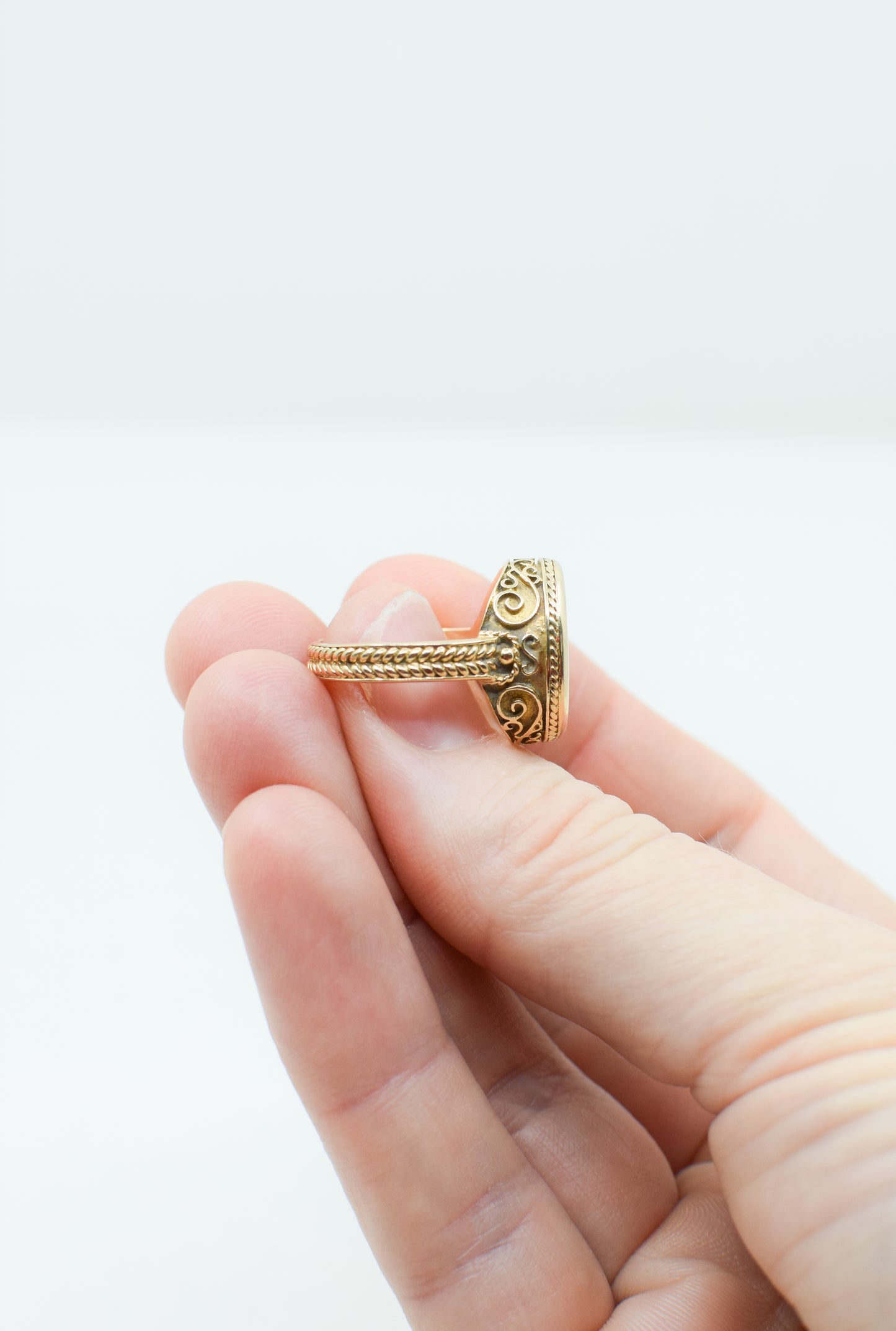 Vintage 14 kt Gold and Carnelian Etruscan Revivial Ring | US 6/6.25