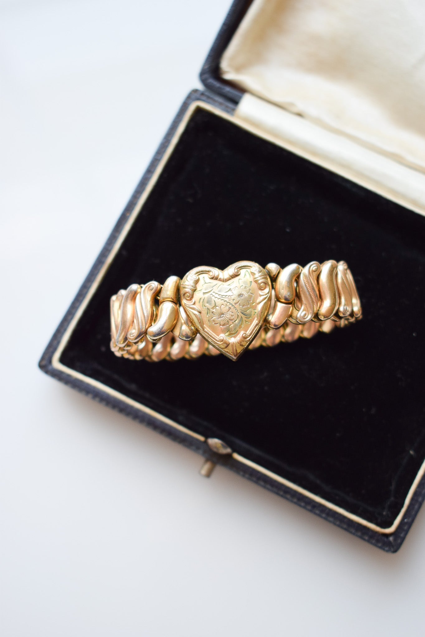 Vintage 1940s Sweetheart Bracelet