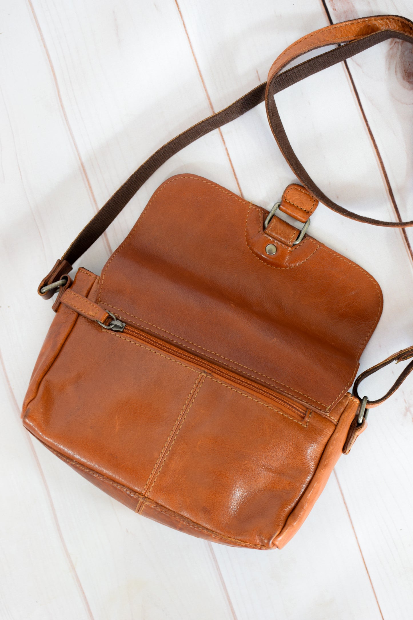 Jack Georges Buffalo Leather Crossbody Bag | caramel