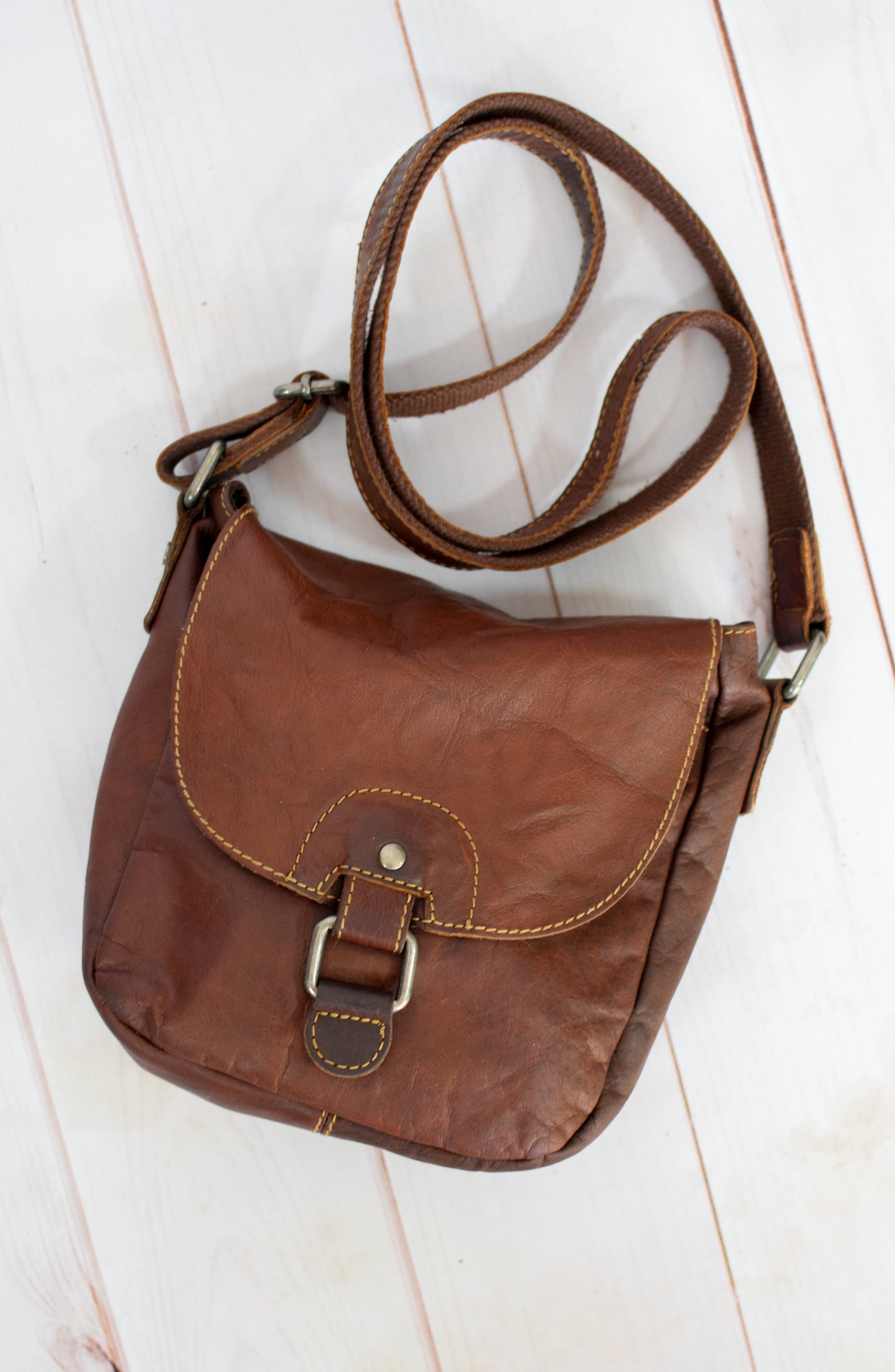 Jack Georges Buffalo Leather Crossbody Bag | chestnut