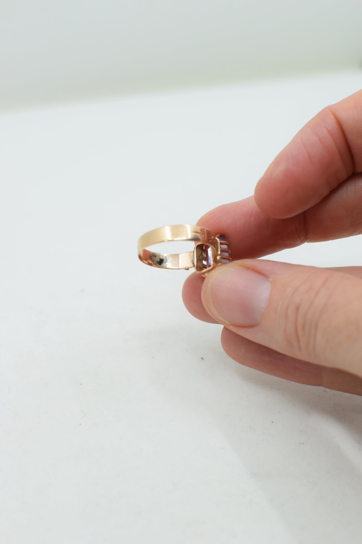 Antique Victorian 8 Kt Gold and Amethyst Ring | US 5.5-5.75