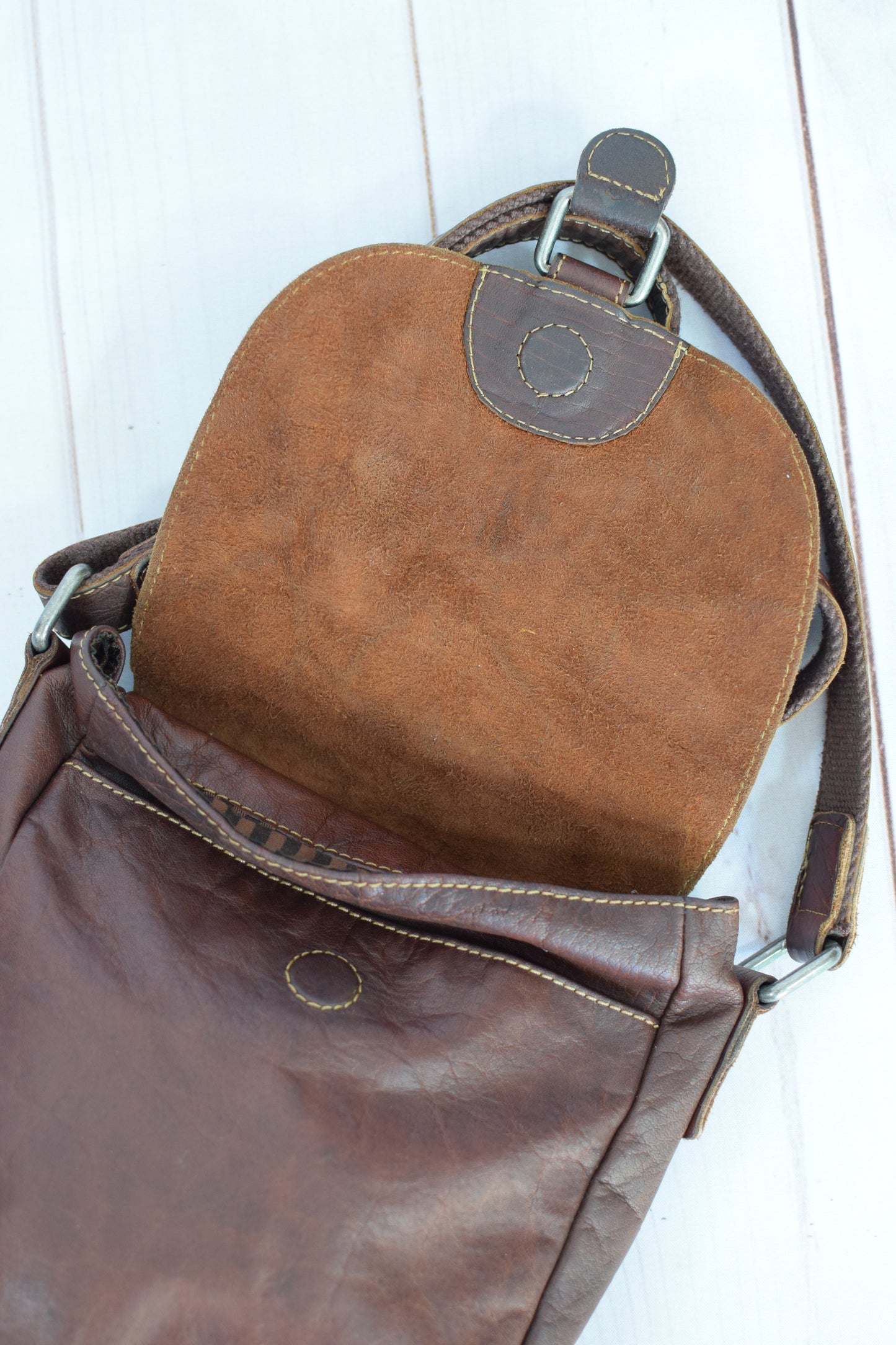 Jack Georges Buffalo Leather Crossbody Bag | chestnut