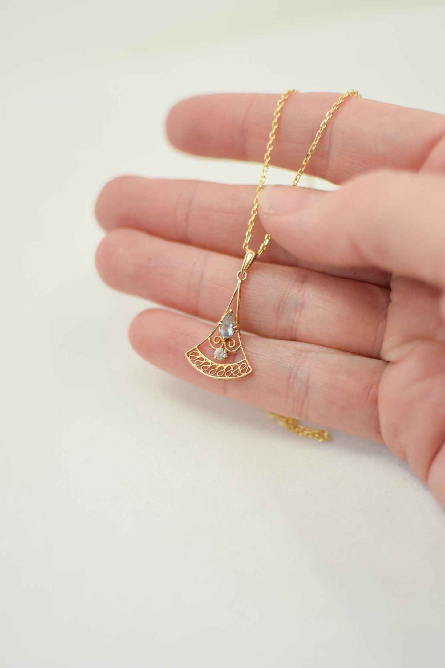 Vintage 10kt Gold Lavalier Pendant Necklace