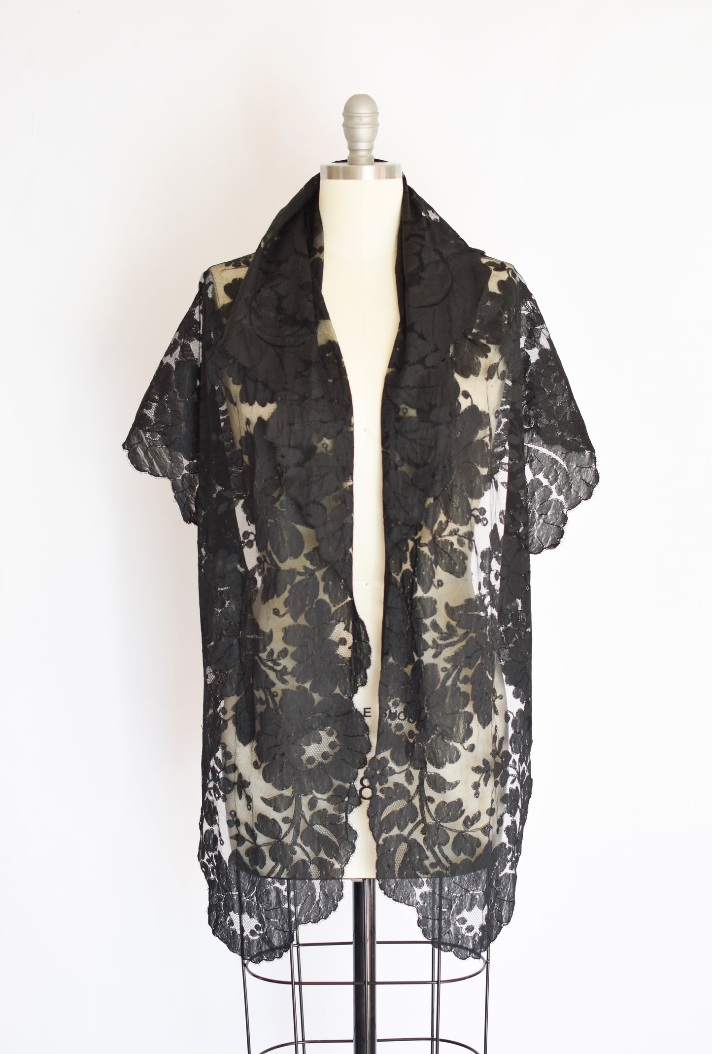 Antique Victorian Chantilly Lace Shawl