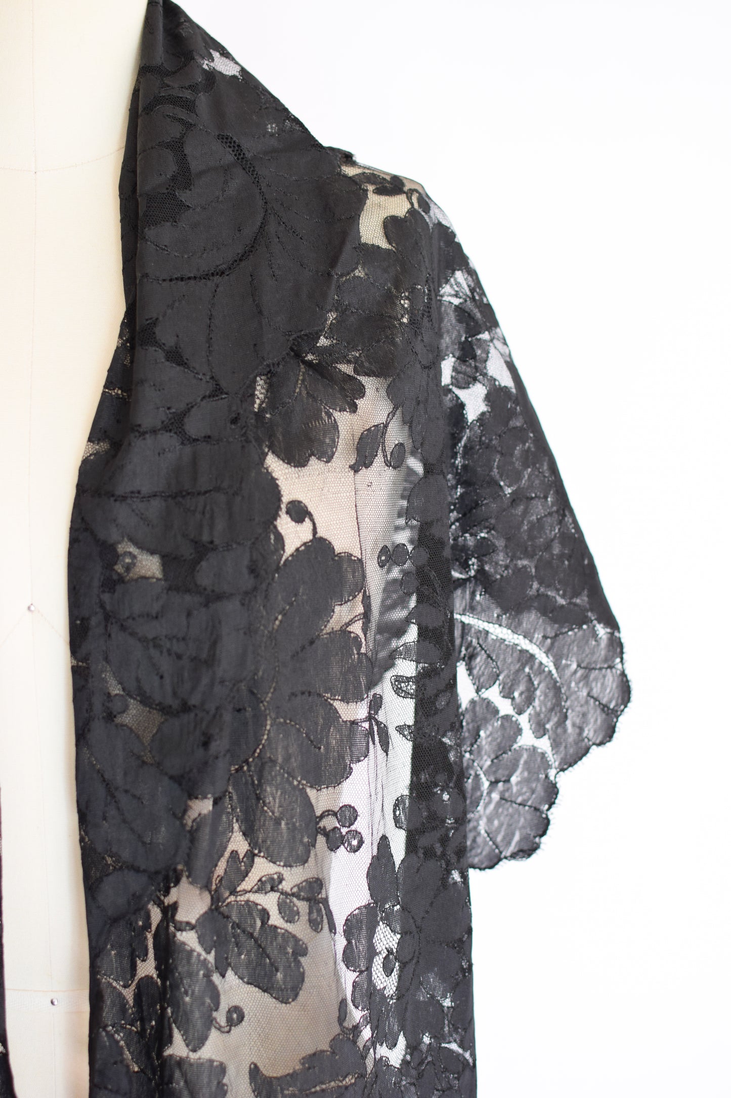 Antique Victorian Chantilly Lace Shawl