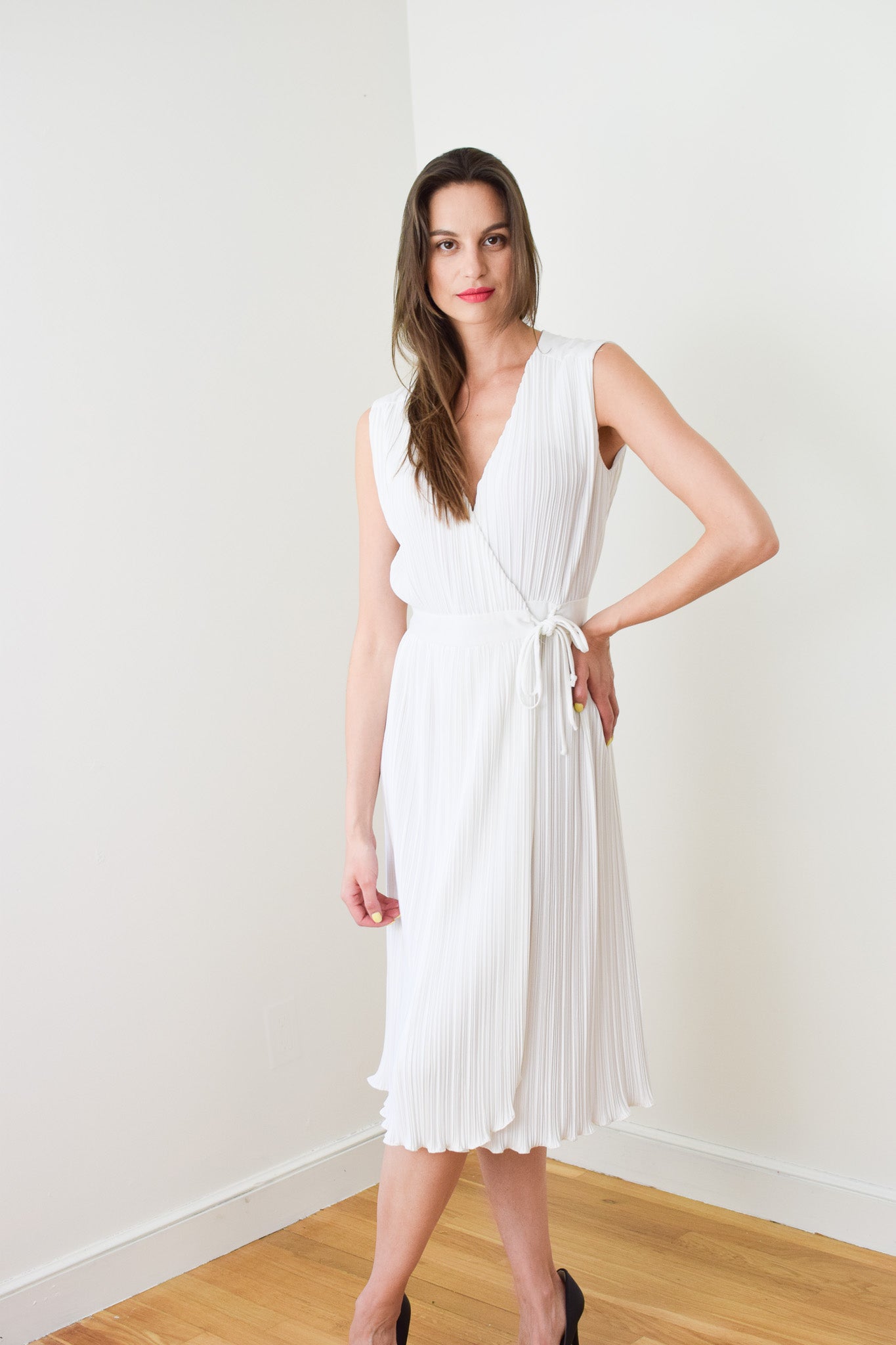 1970s White Plisse Pleated Wrap Dress | S/M