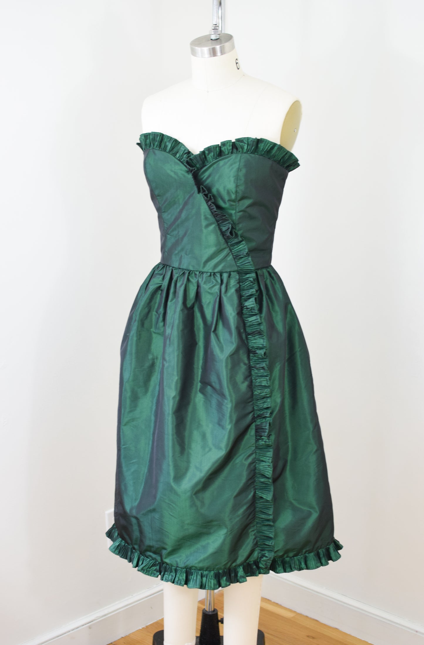 Vintage Victor Costa Green Taffeta Cocktail Dress | S/M fieldwork Vintage Victor Costa Green Taffeta Cocktail Dress | S/M fieldwork