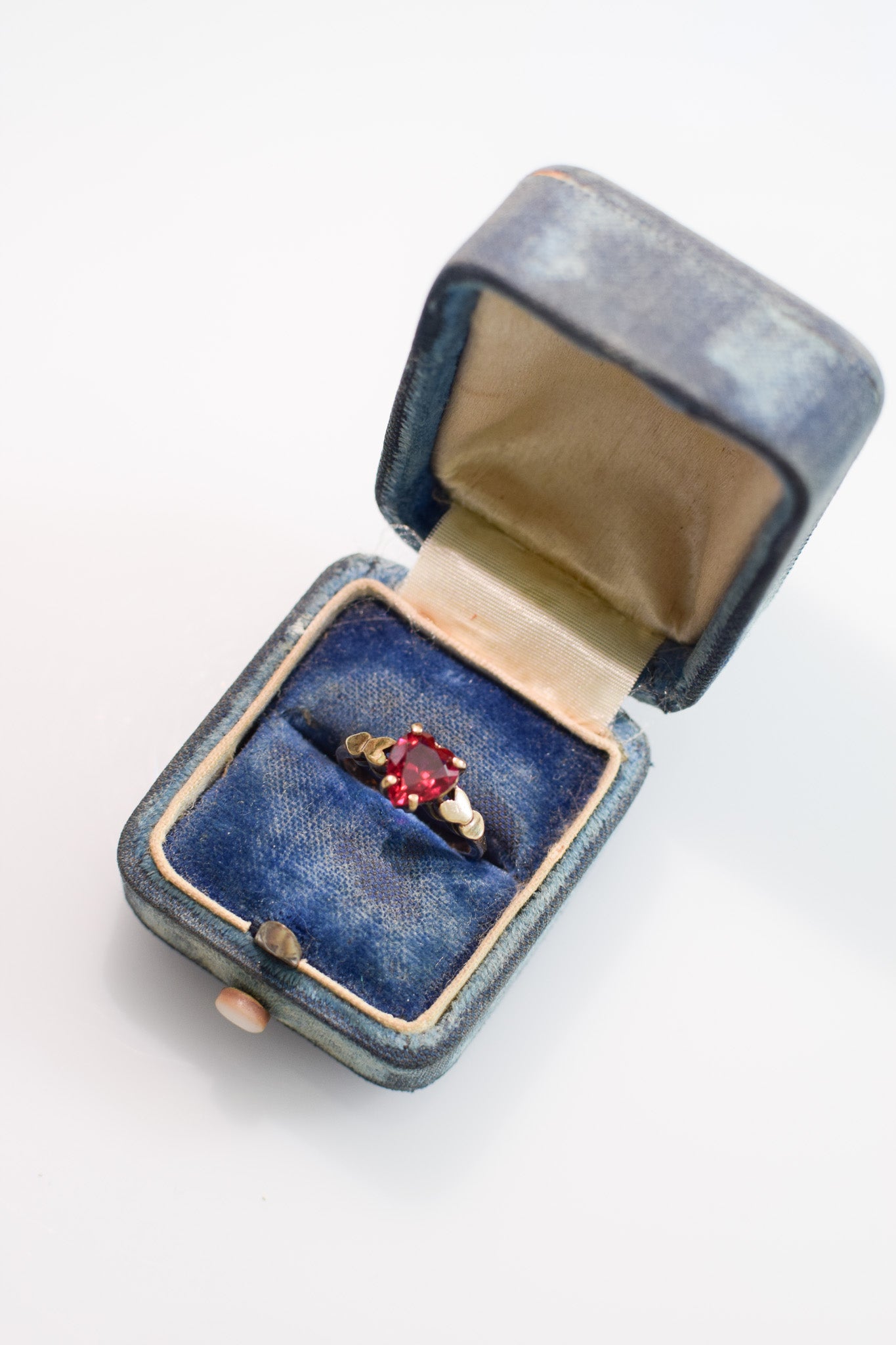 Vintage 10 KT Gold and Ruby Heart Ring | US 4.5
