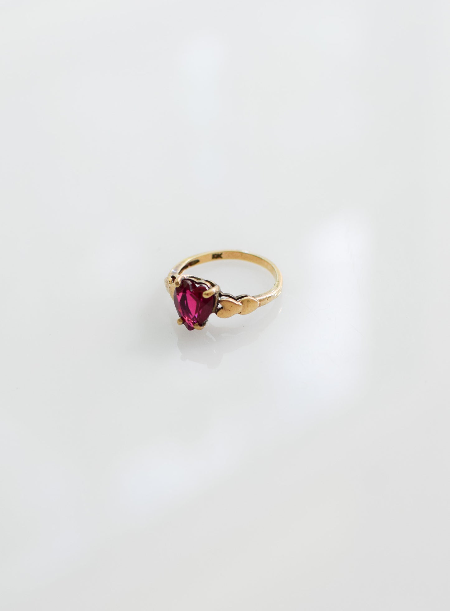 Vintage 10 KT Gold and Ruby Heart Ring | US 4.5