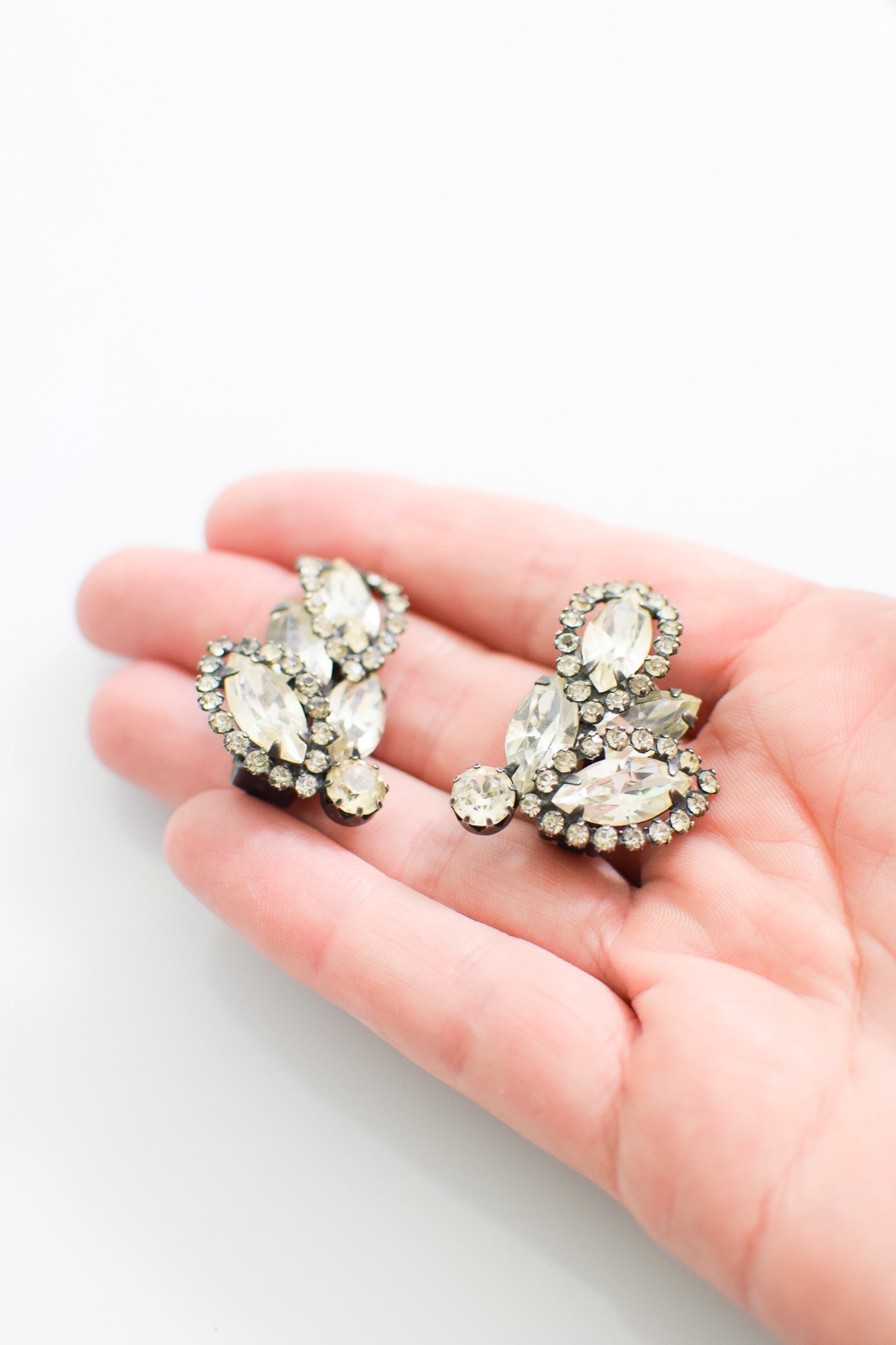 1950s Weiss Rhinestone Cluster Earrings