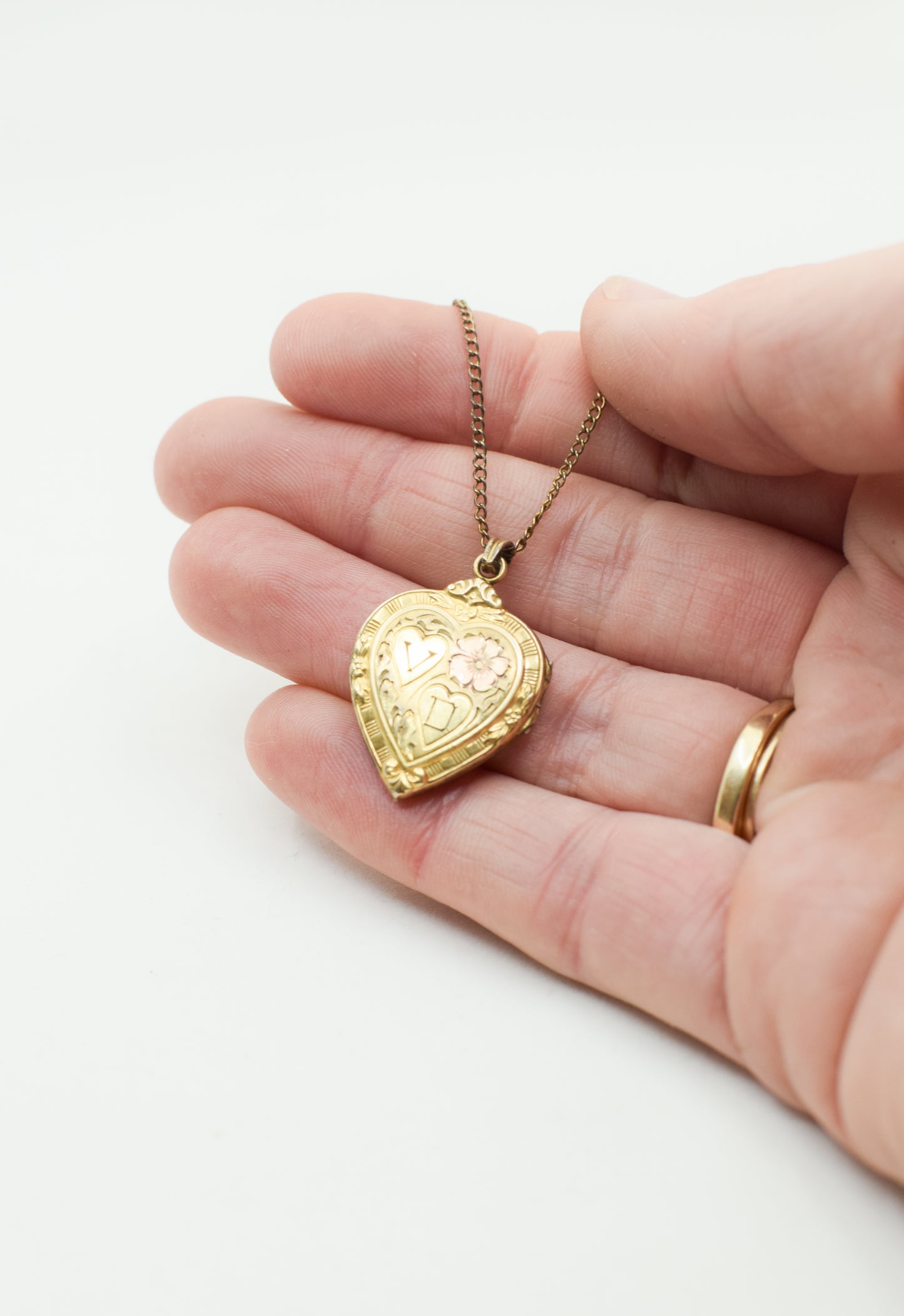 Vintage 1940s Heart Locket w Forget-me-Not | Initials VD