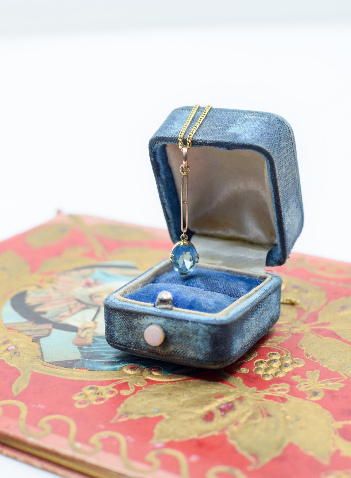 Antique Edwardian 9 Karat Gold and Aquamarine Pendant