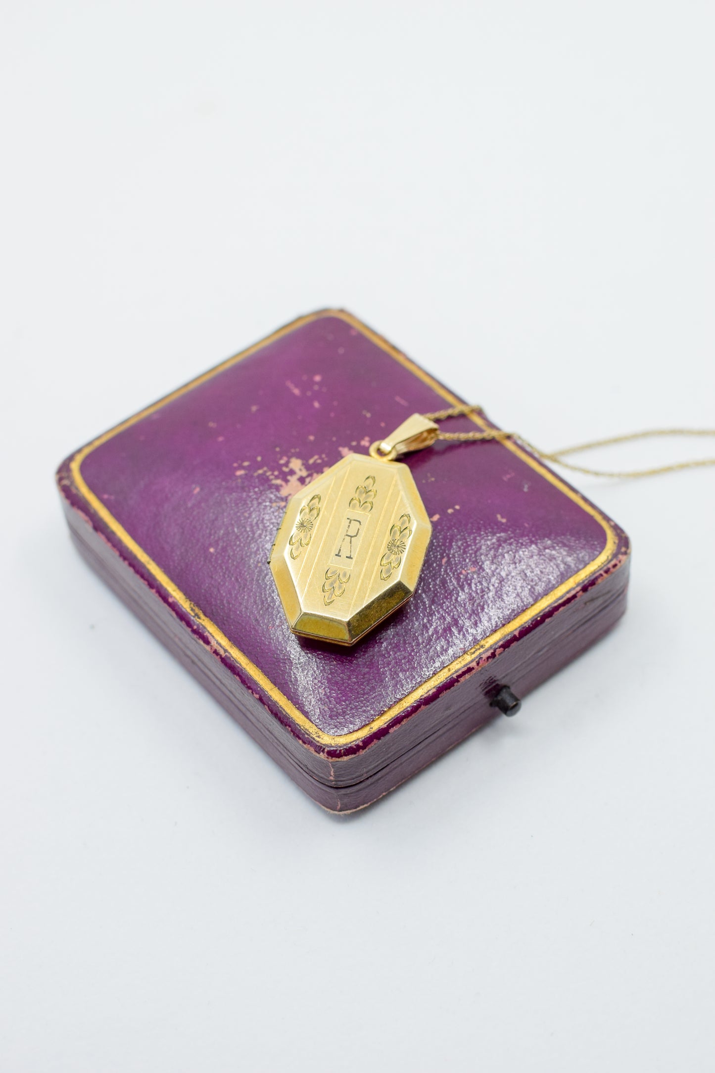 Antique 12kt Goldfill Octagonal Locket | Initial R