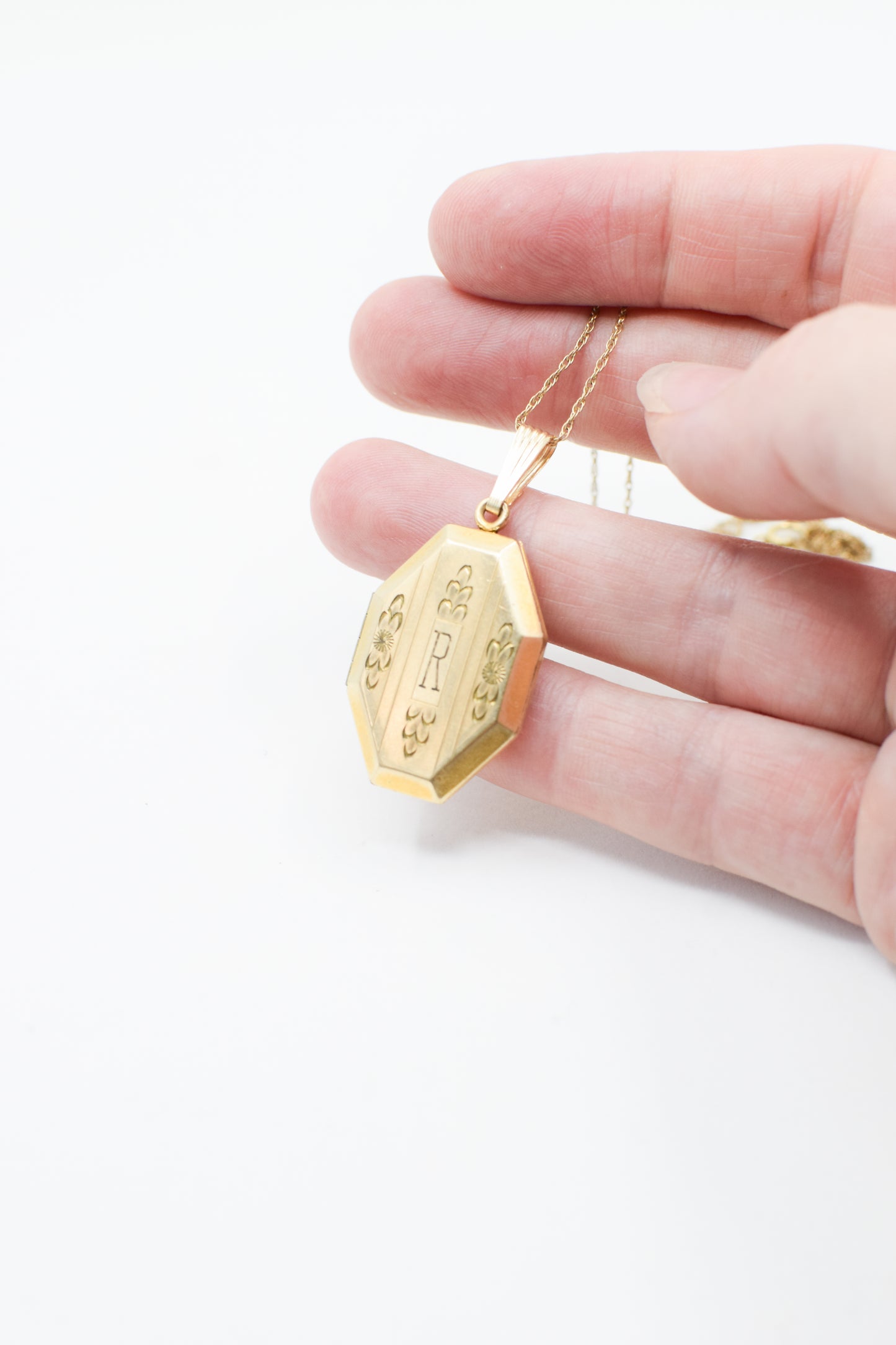 Antique 12kt Goldfill Octagonal Locket | Initial R