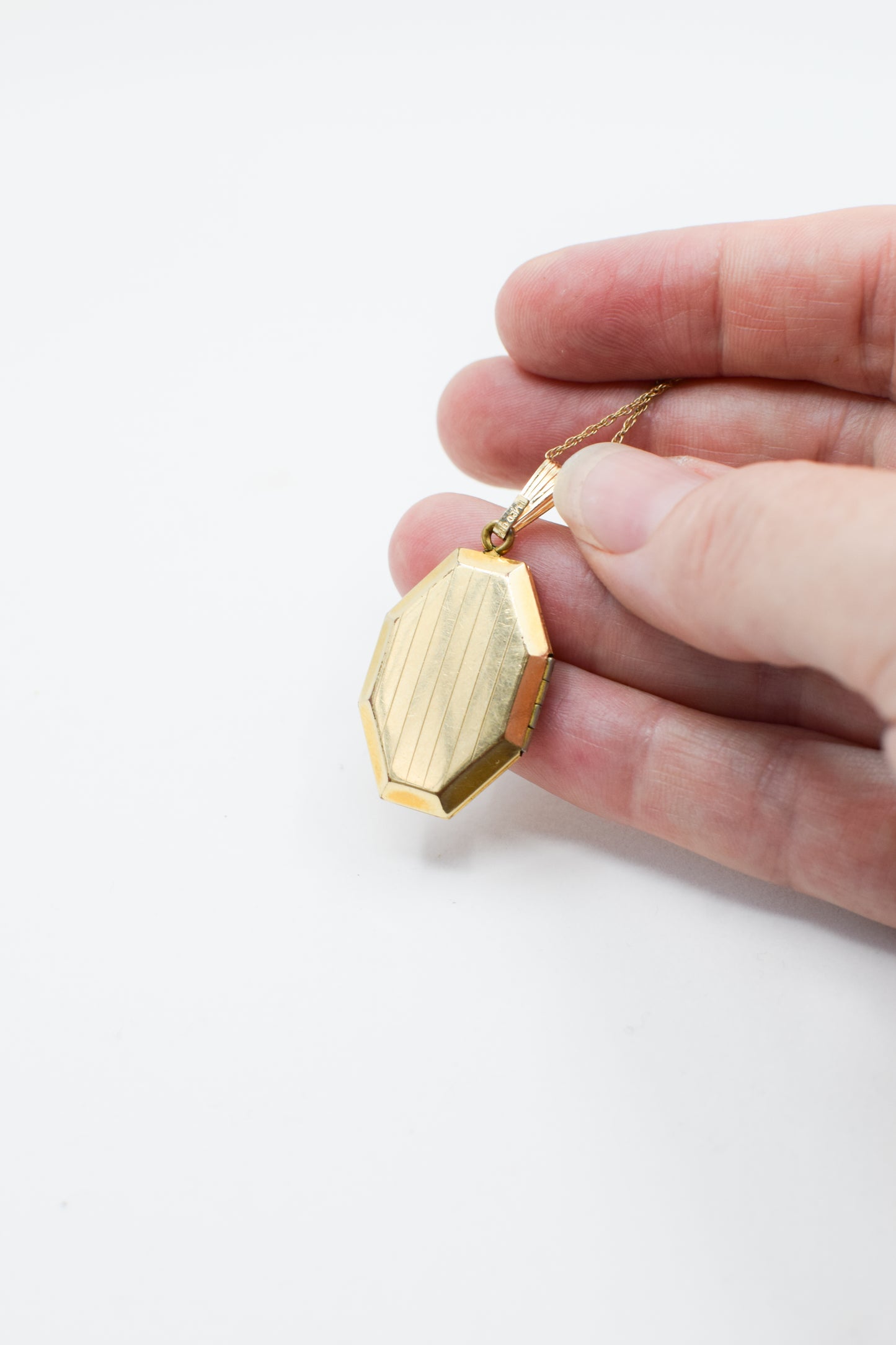 Antique 12kt Goldfill Octagonal Locket | Initial R