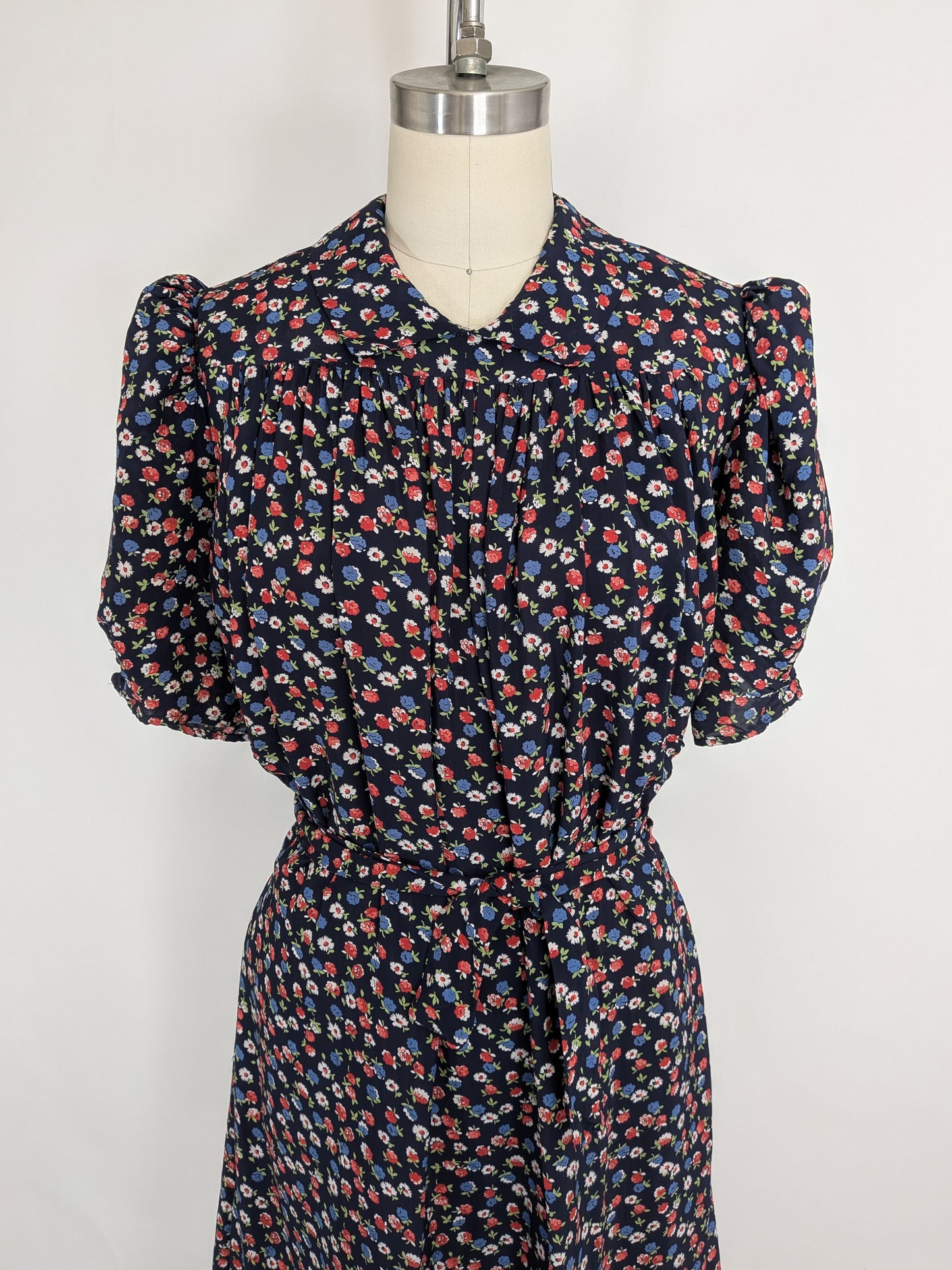 1930s Cold Rayon Floral Dress | S/M