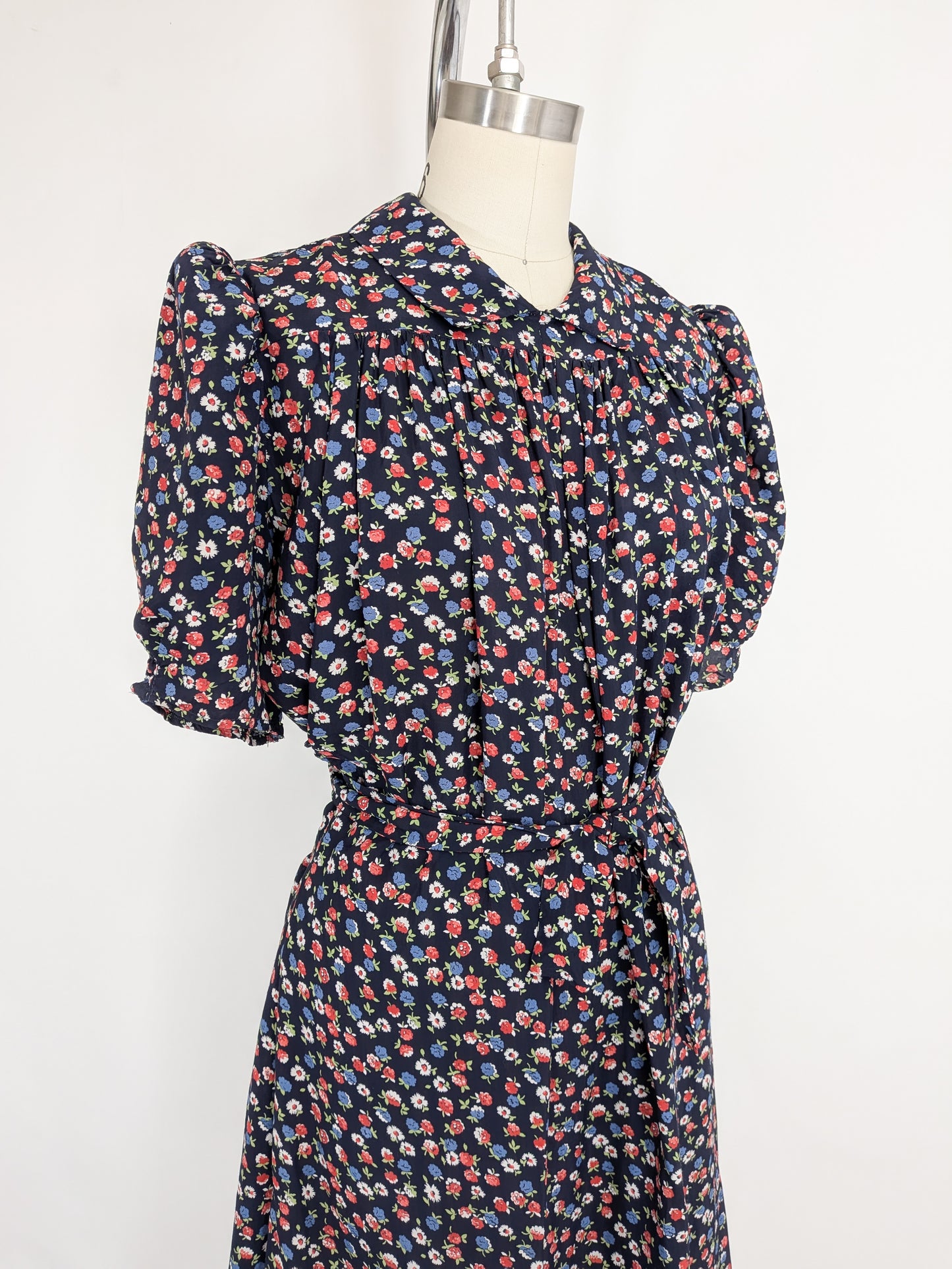 1930s Cold Rayon Floral Dress | S/M