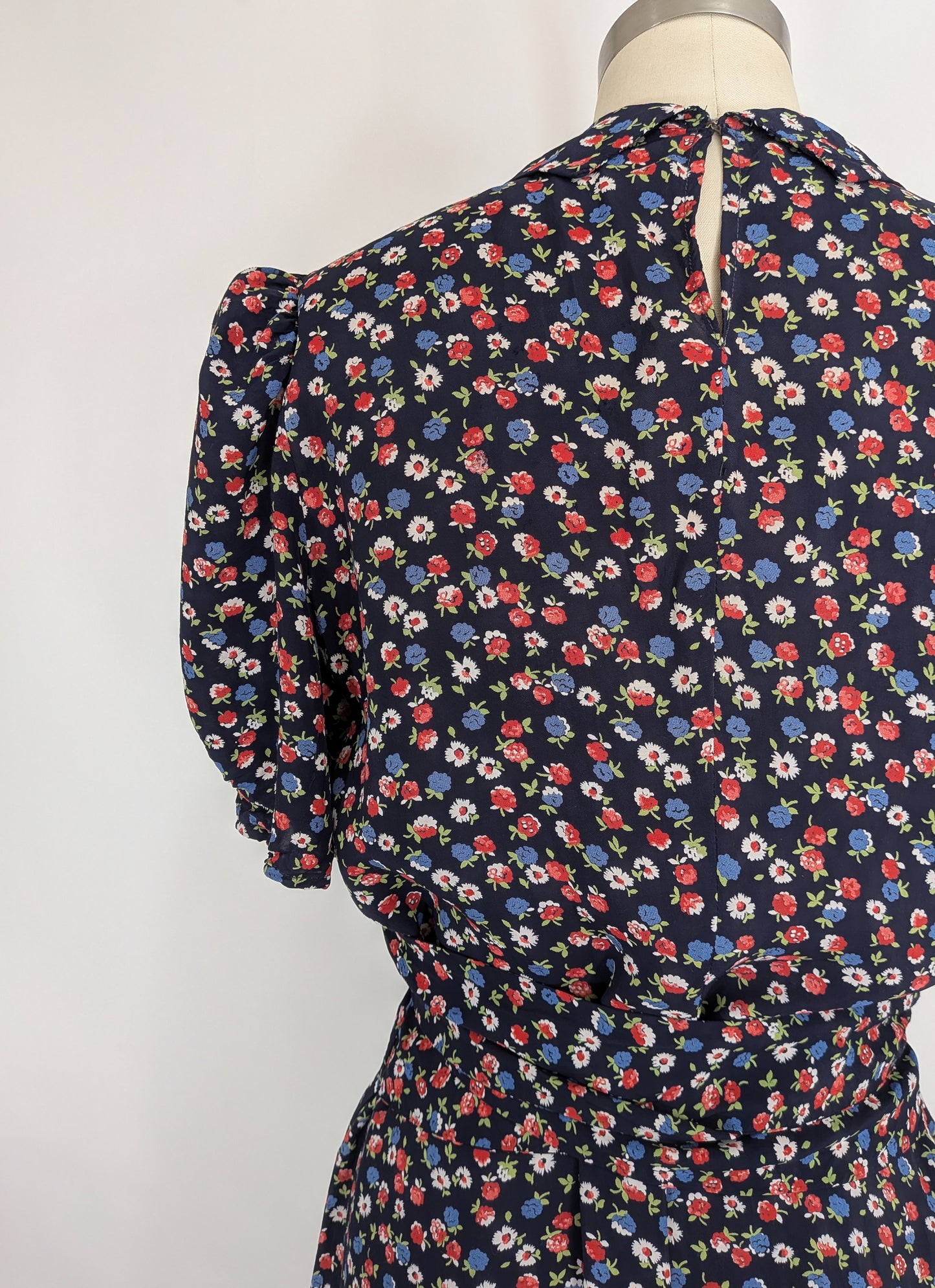 1930s Cold Rayon Floral Dress | S/M