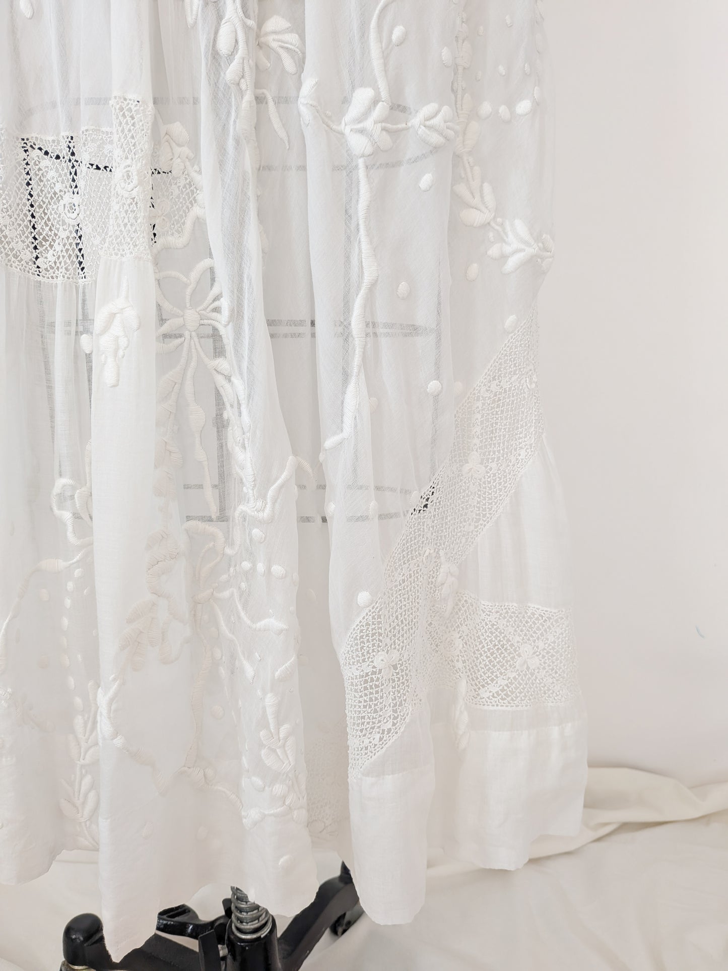 Antique Edwardian White Work and Lace Skirt | XS/S