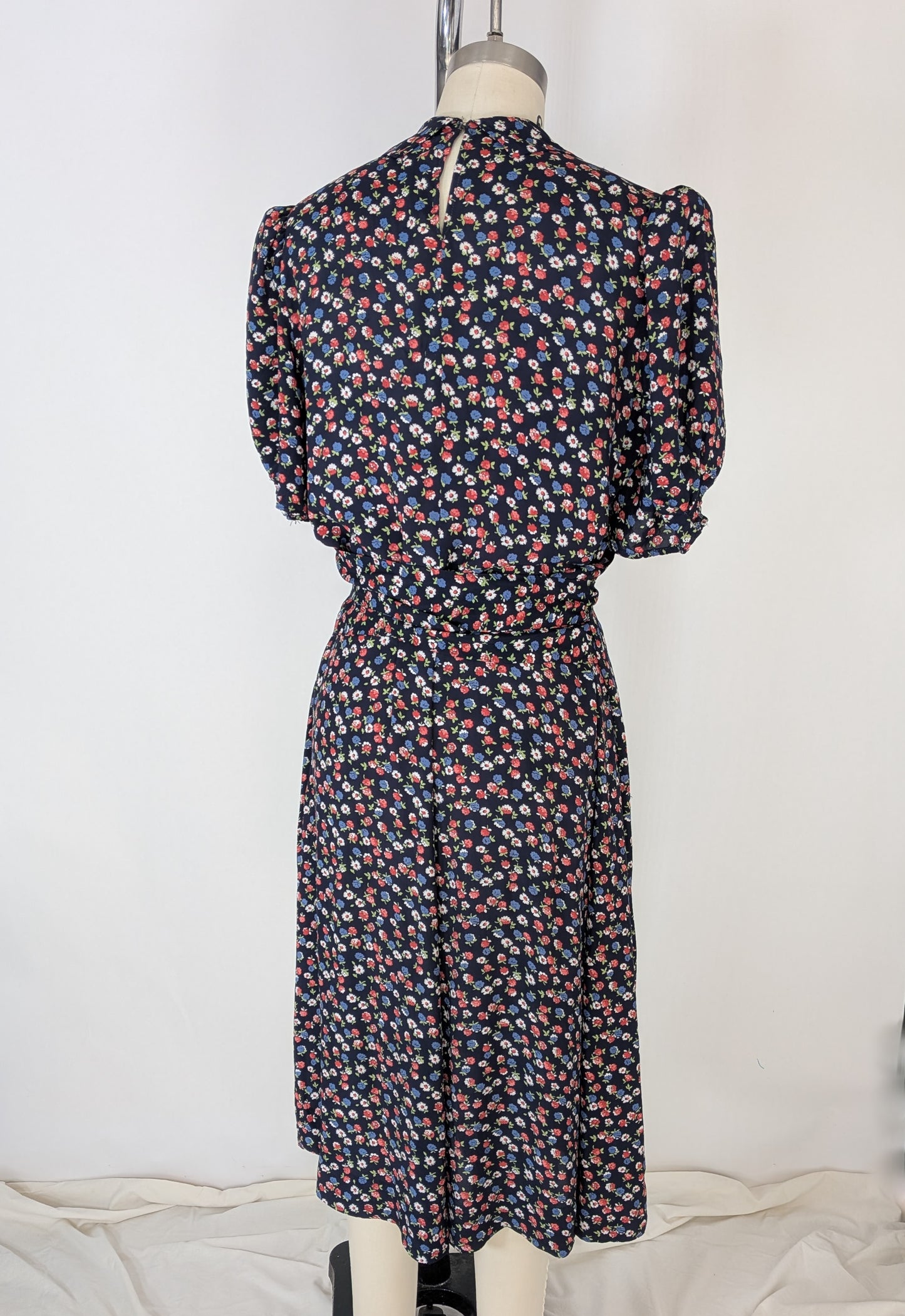 1930s Cold Rayon Floral Dress | S/M