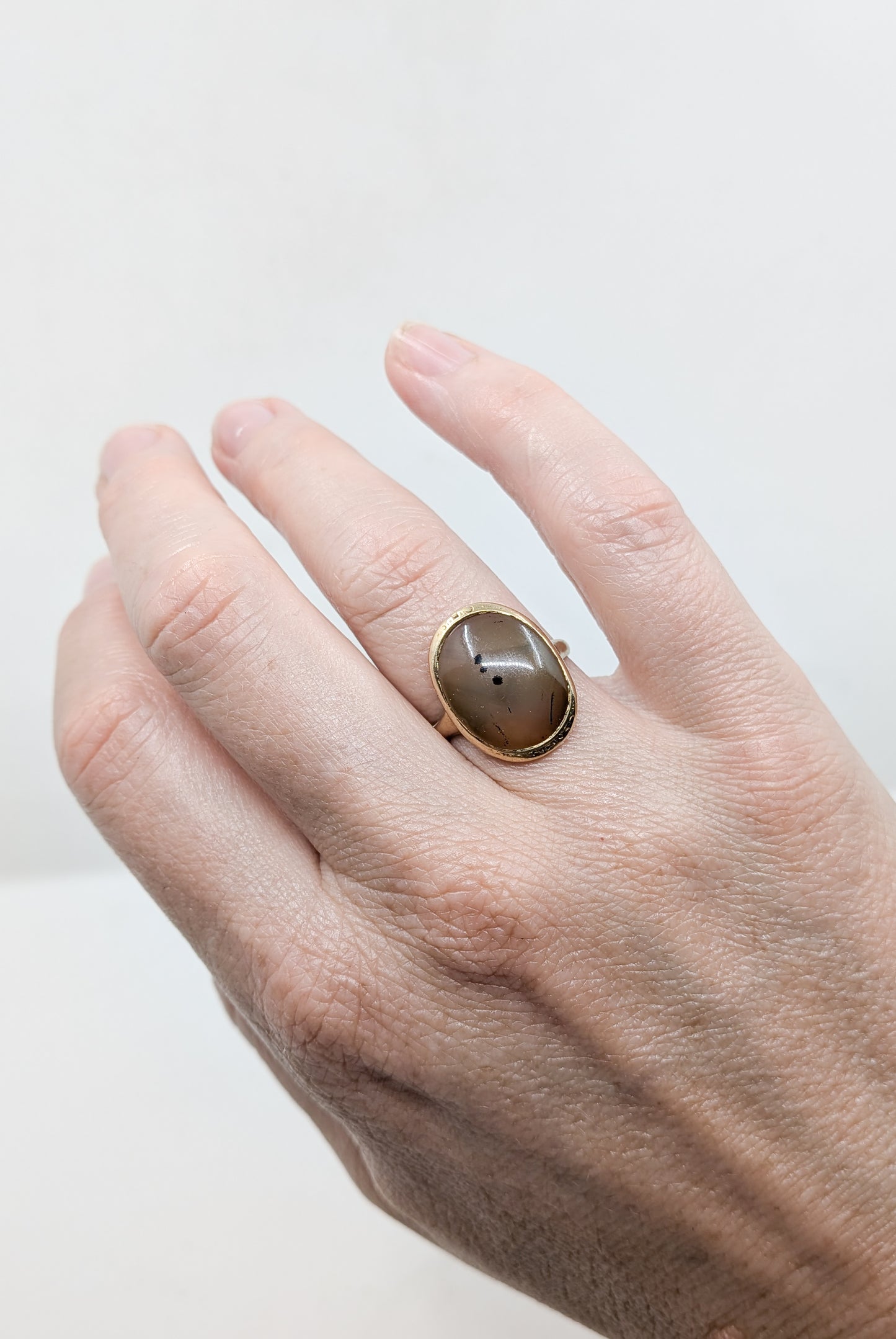 Antique 14kt Gold and Agate Dress Ring | US 6