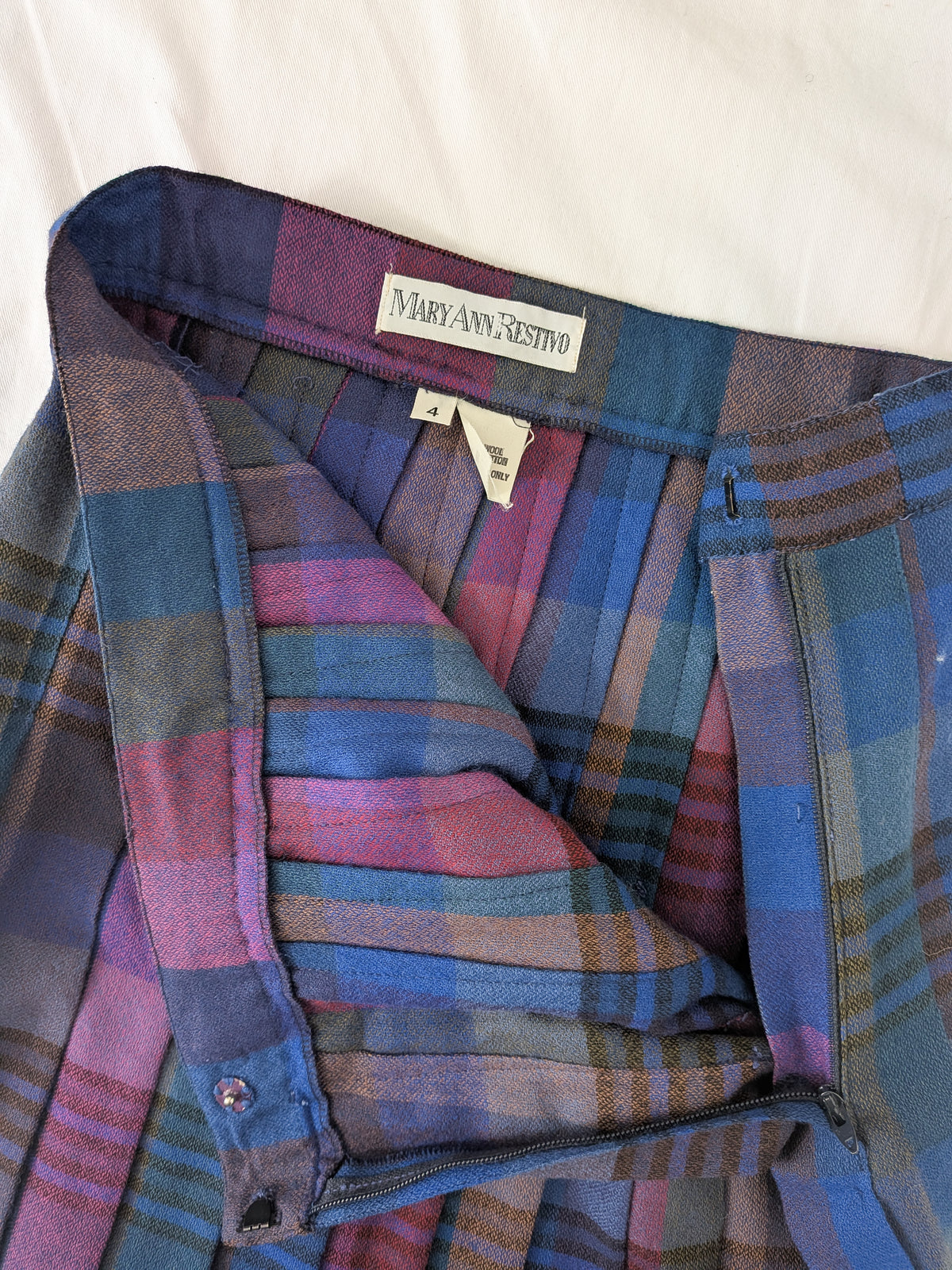 1980s Mary Ann Restivo Plaid Wool Skirt | S/M