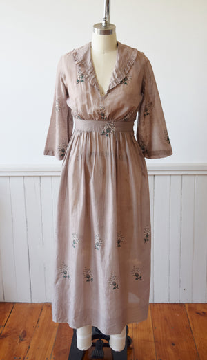 Antique Dove Grey Embroidered Dress | C. 1910 | XS/P