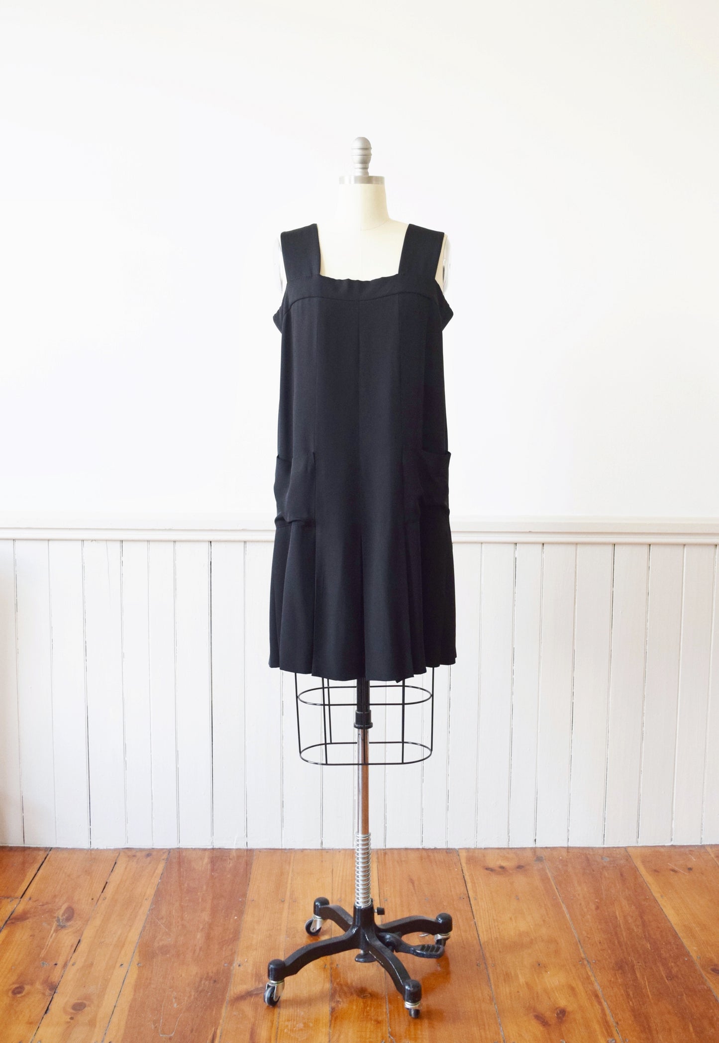 CHANEL Black Silk Dress | 1980s Vintage | Flapper-Style | M