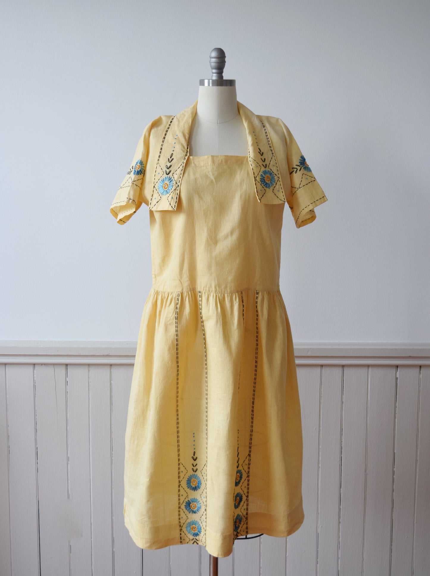 1920s Floral Embroidered Linen Frock | Kit Dress