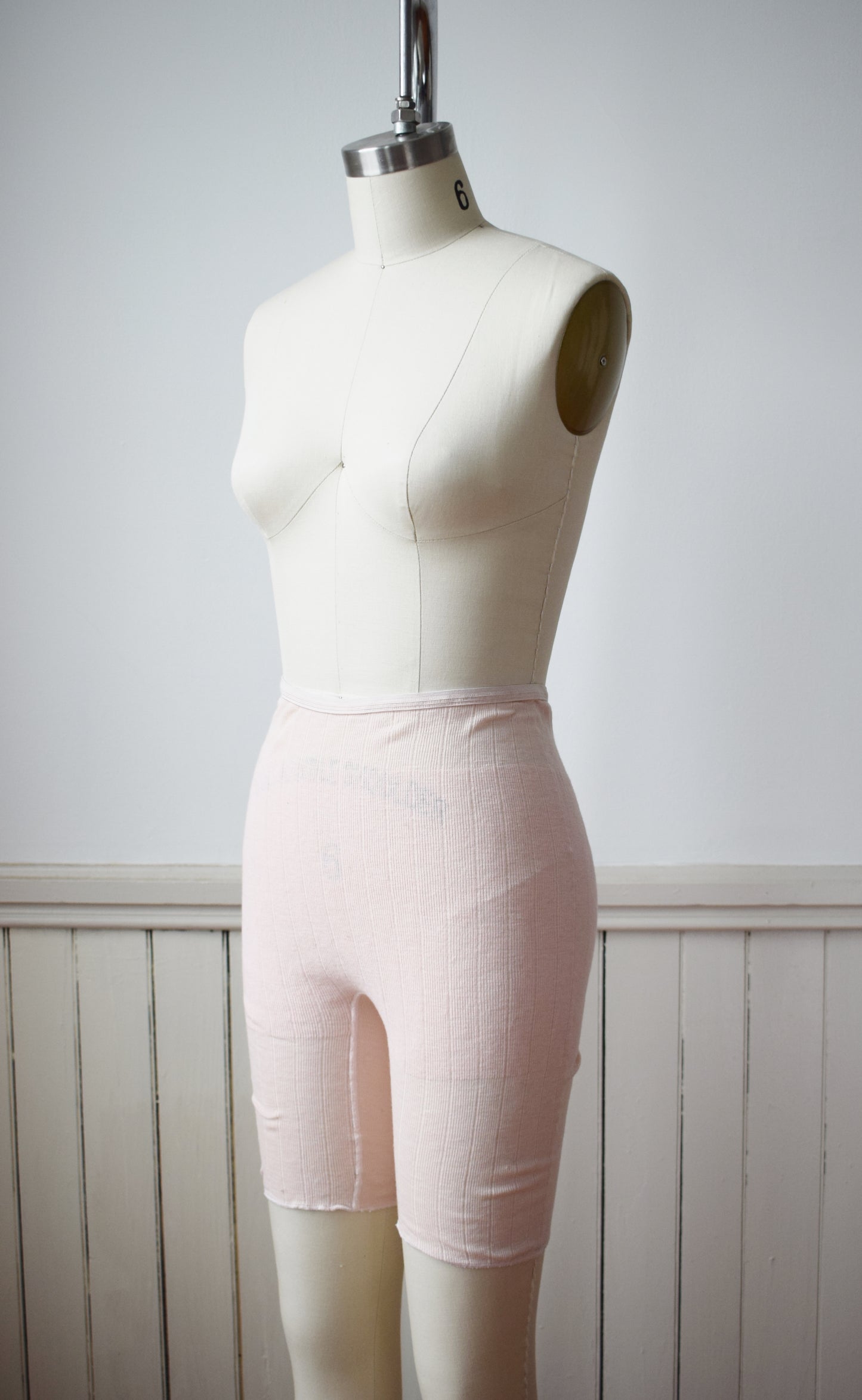 1940s Pink Knit Shorts | XS-S