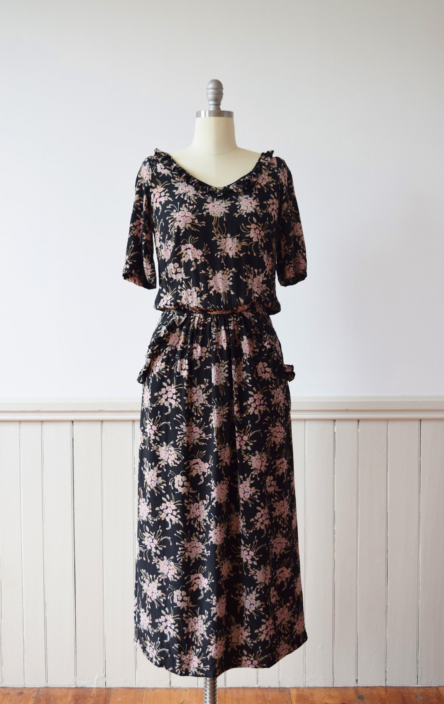 1970s/1980s Gina Fratini Dark Floral Silk Dress | S