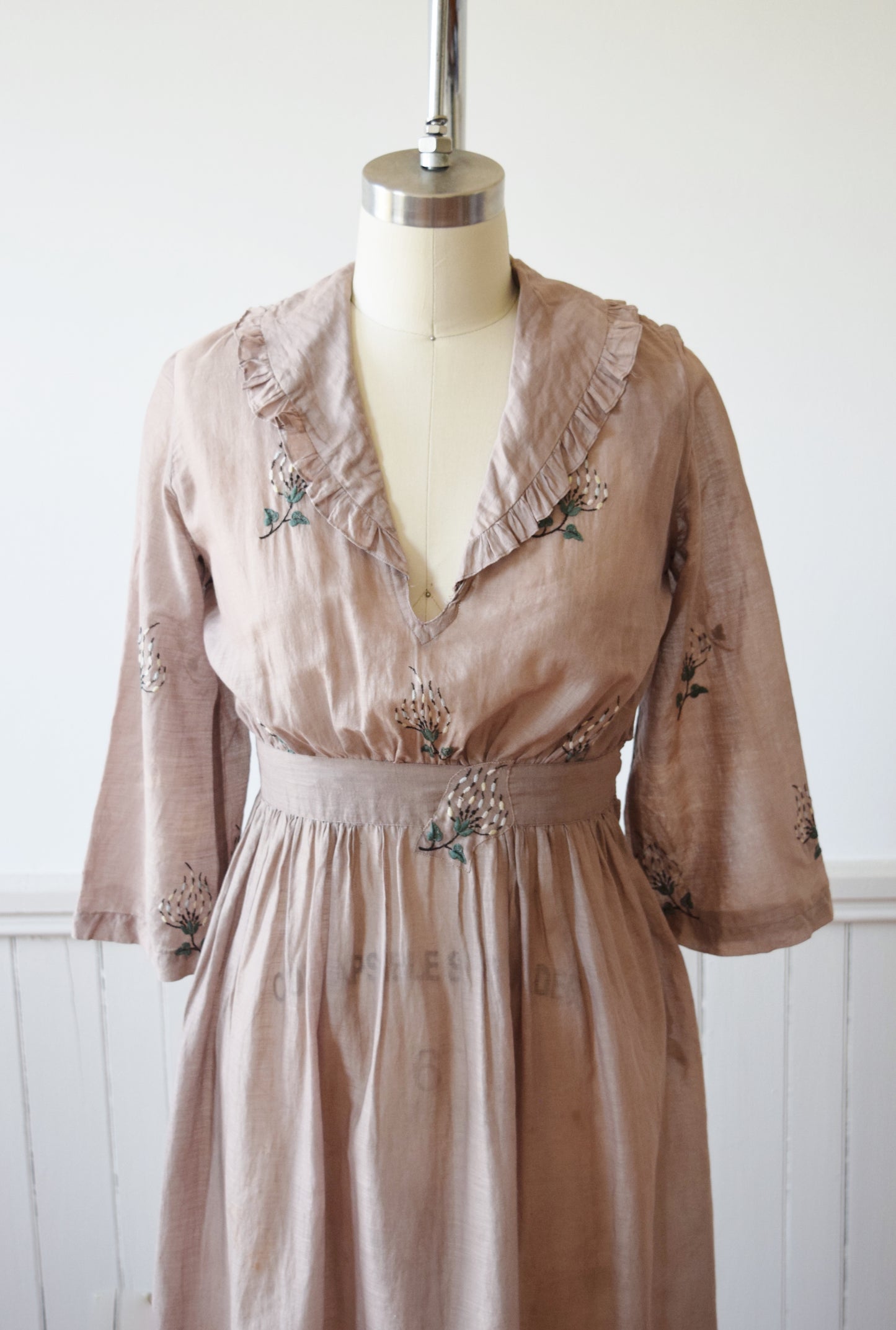 Antique Dove Grey Embroidered Dress | C. 1910 | XS/P