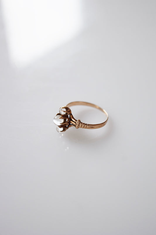 Antique 10k Gold and Moonstone Ring