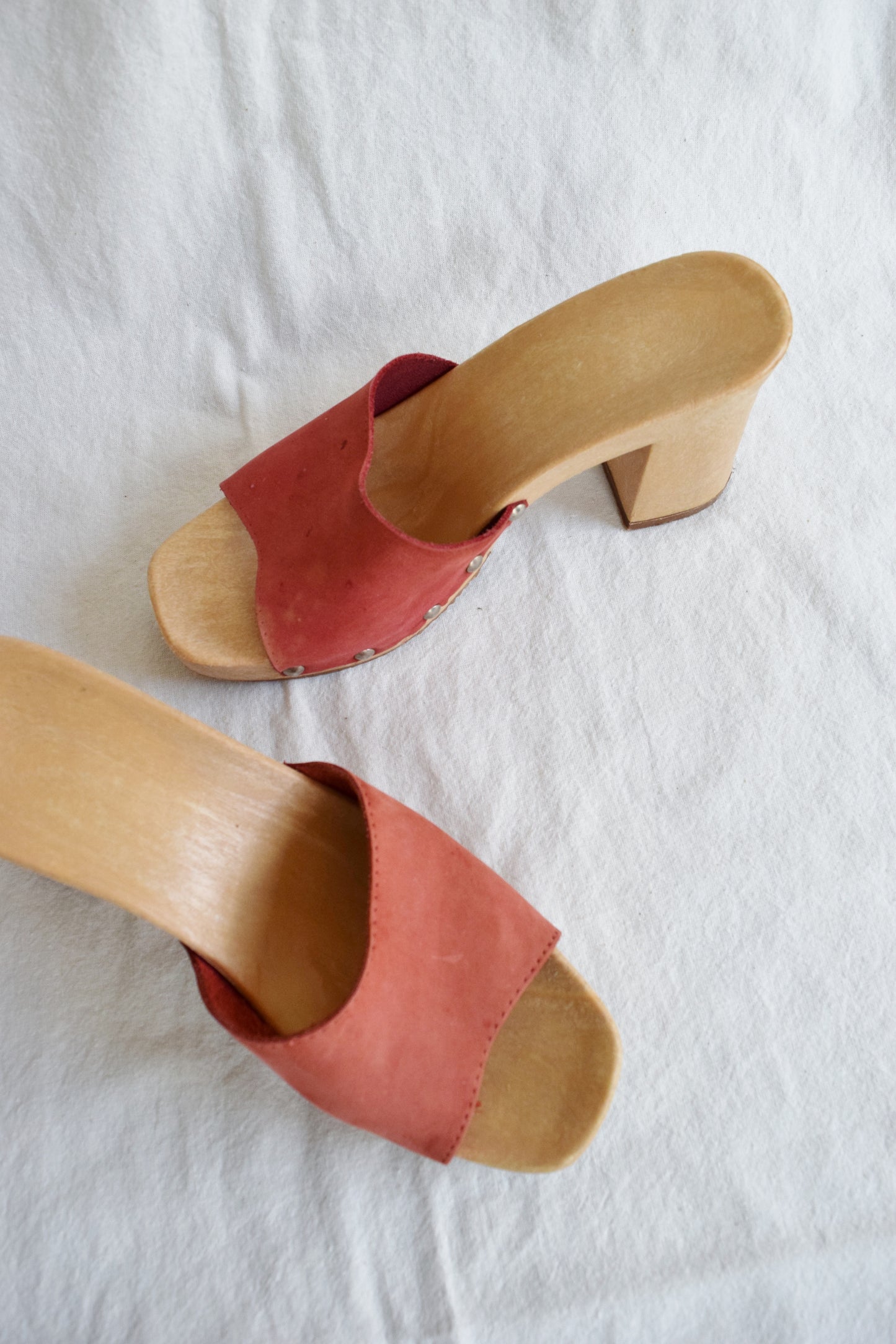 1970s Block Heel Mules with Red Leather Straps | Size 7 / 38