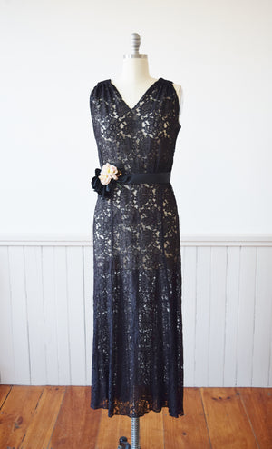 Early 1930s Black Lace V-neck Gown | M/L