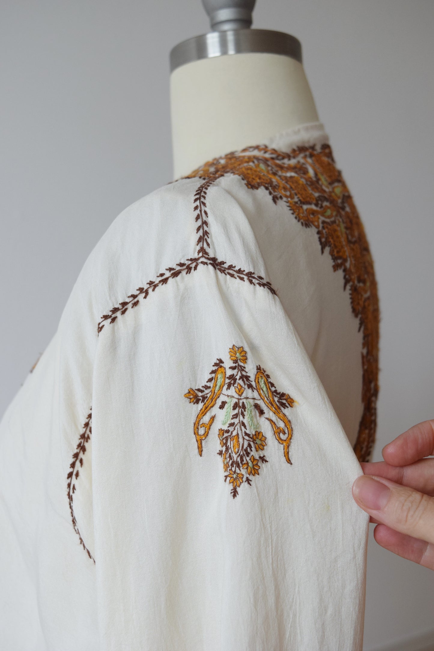 Mid-Century Kashmiri Embroidered Pongee Silk Robe | Wrapper