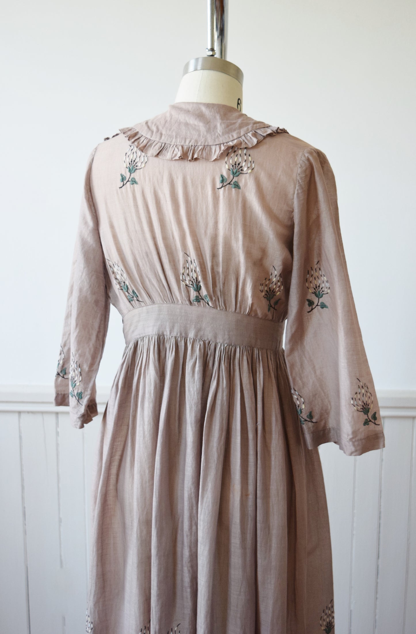 Antique Dove Grey Embroidered Dress | C. 1910 | XS/P