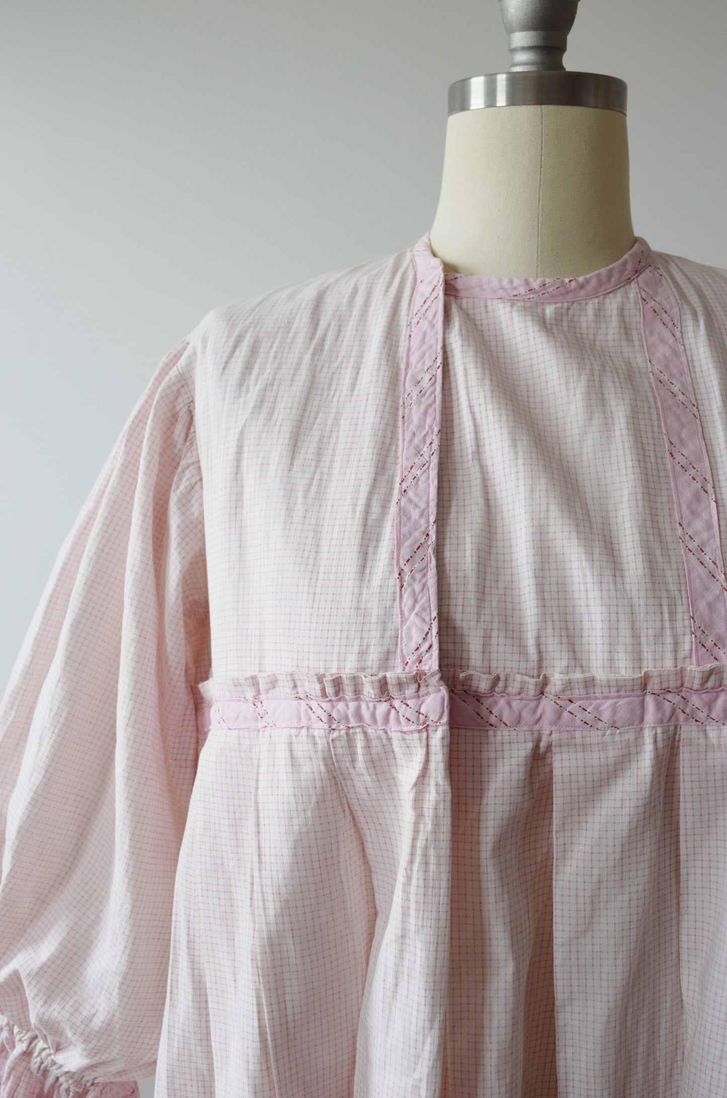 1970s Victorian-style Reproduction Nightgown Dress | M