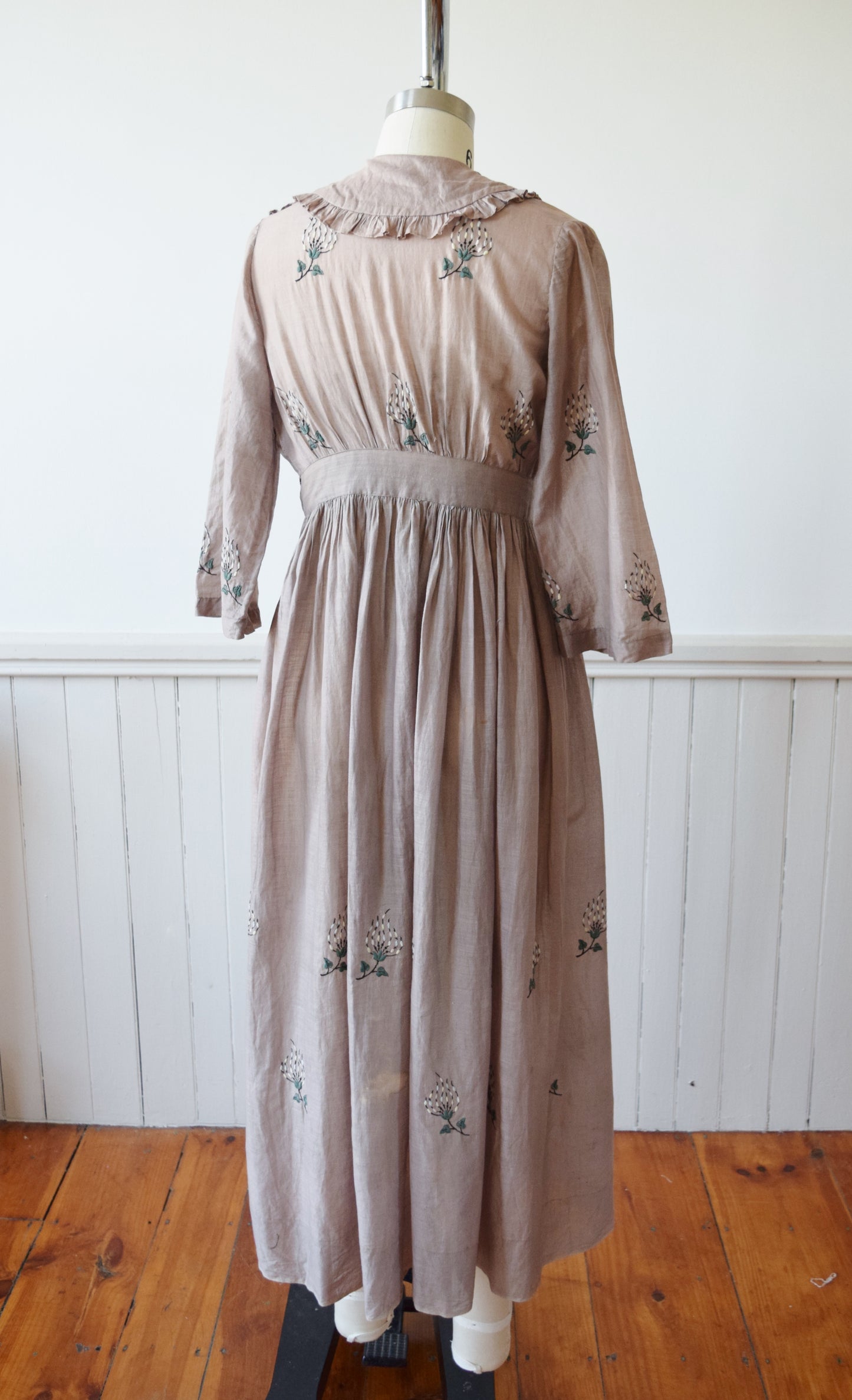 Antique Dove Grey Embroidered Dress | C. 1910 | XS/P