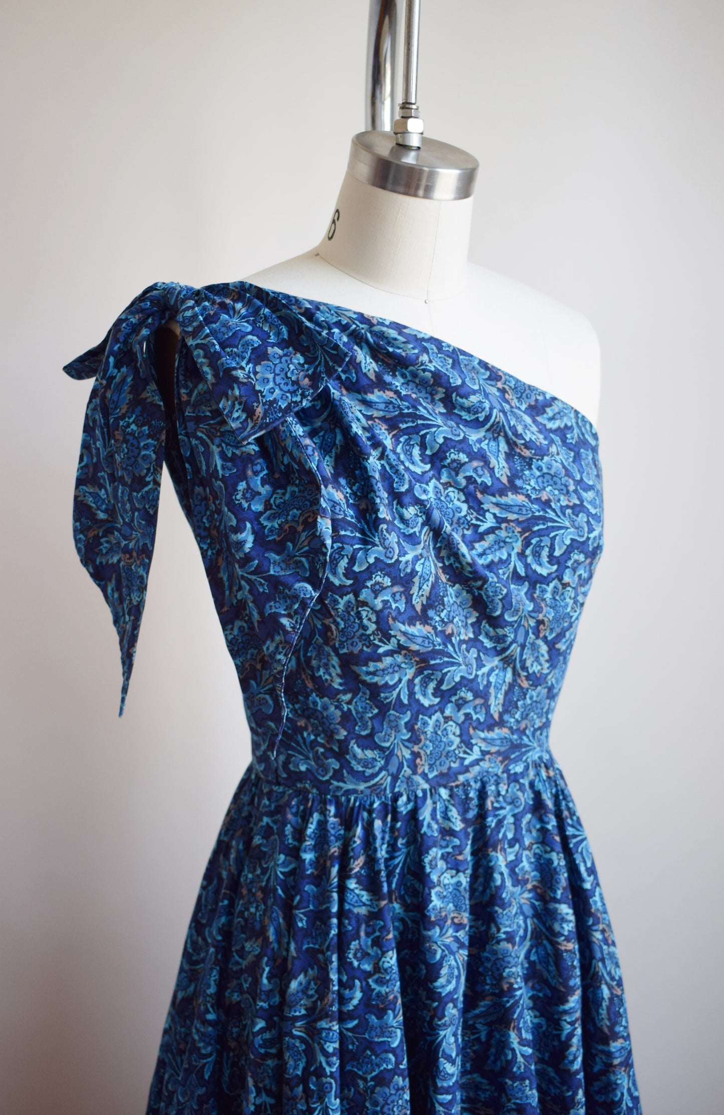 1950s Cotton Paisley One-Shoulder Dress | XS