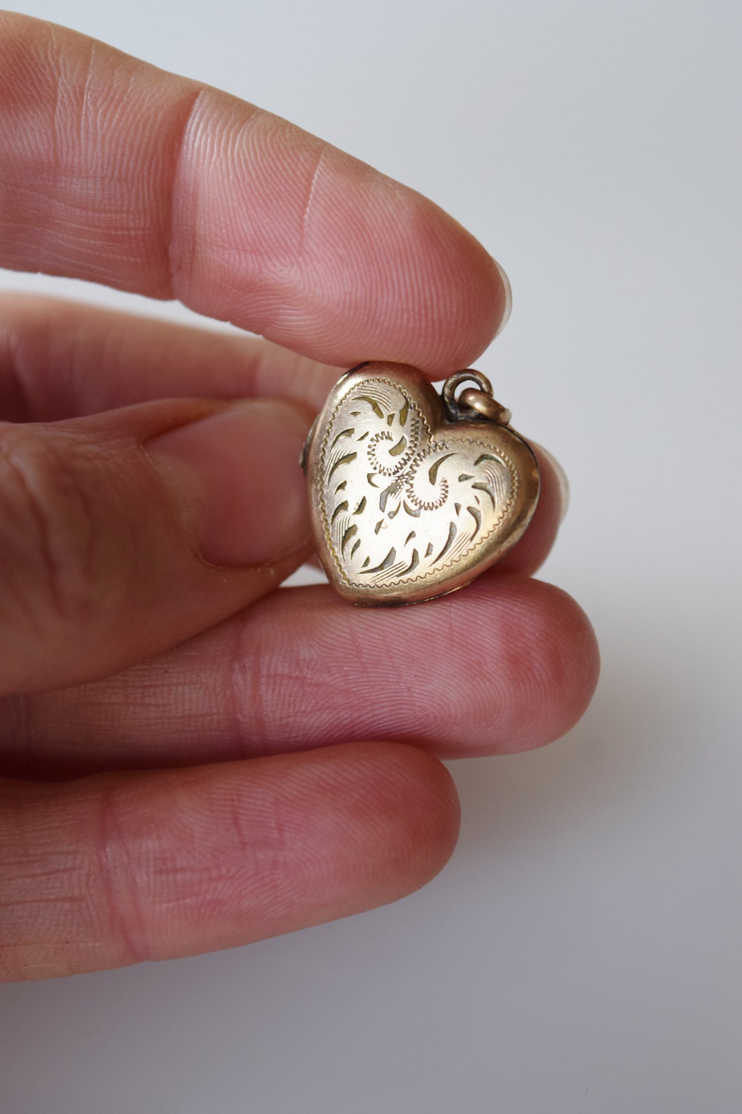 Antique Gold Fill Heart Locket | Scrolled Engraving