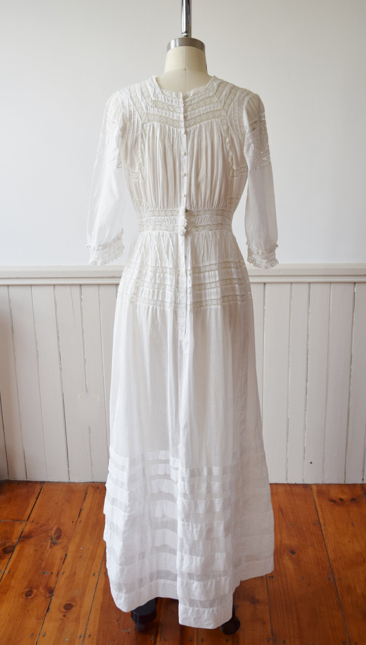 Edwardian Cotton and Lace Gown | 1910s | Small
