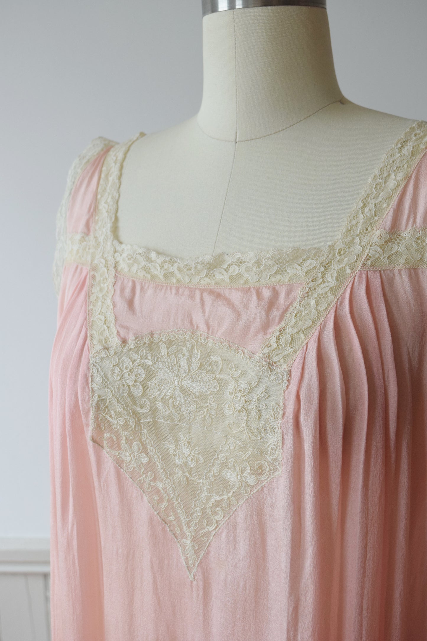 1920s Silk and Lace Nightie | L